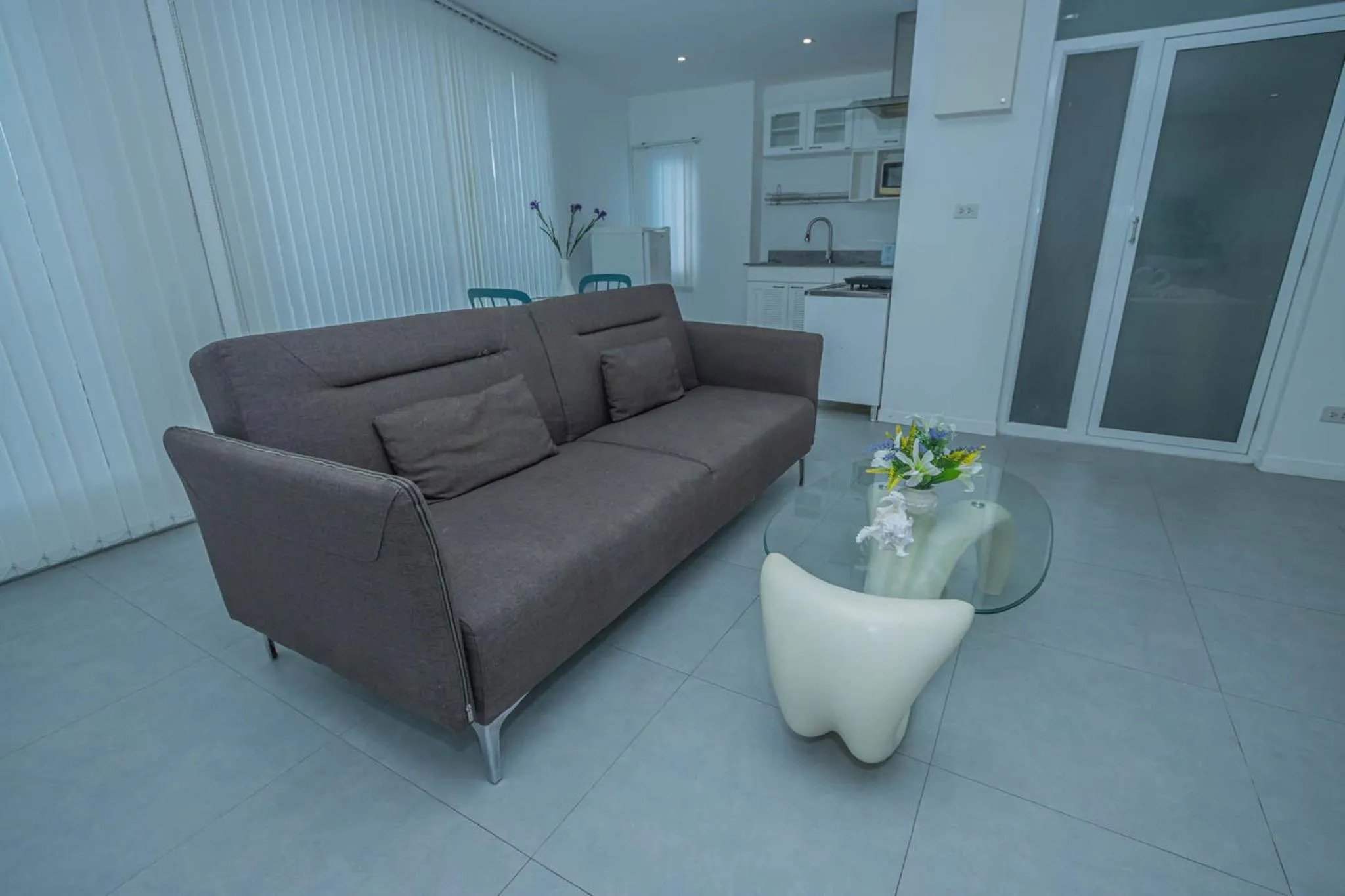 Seating area in Utopia Kata By RoomQuest