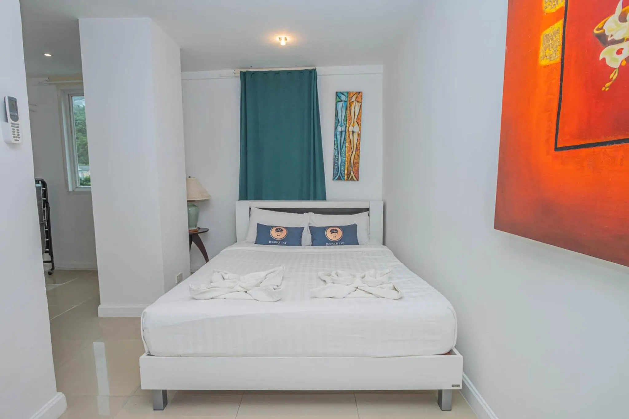 Bed in Utopia Kata By RoomQuest