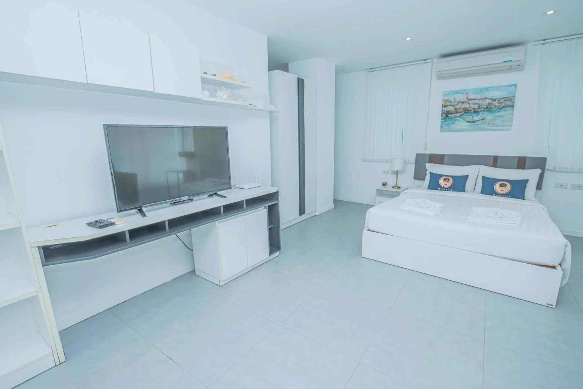 TV and multimedia in Utopia Kata By RoomQuest