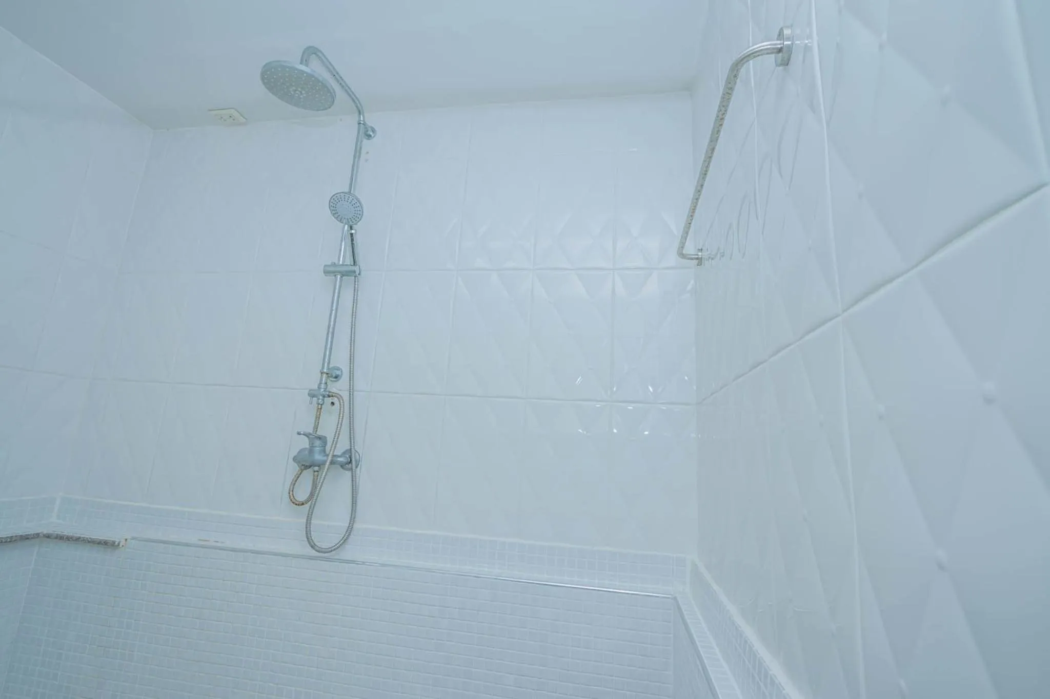 Shower in Utopia Kata By RoomQuest