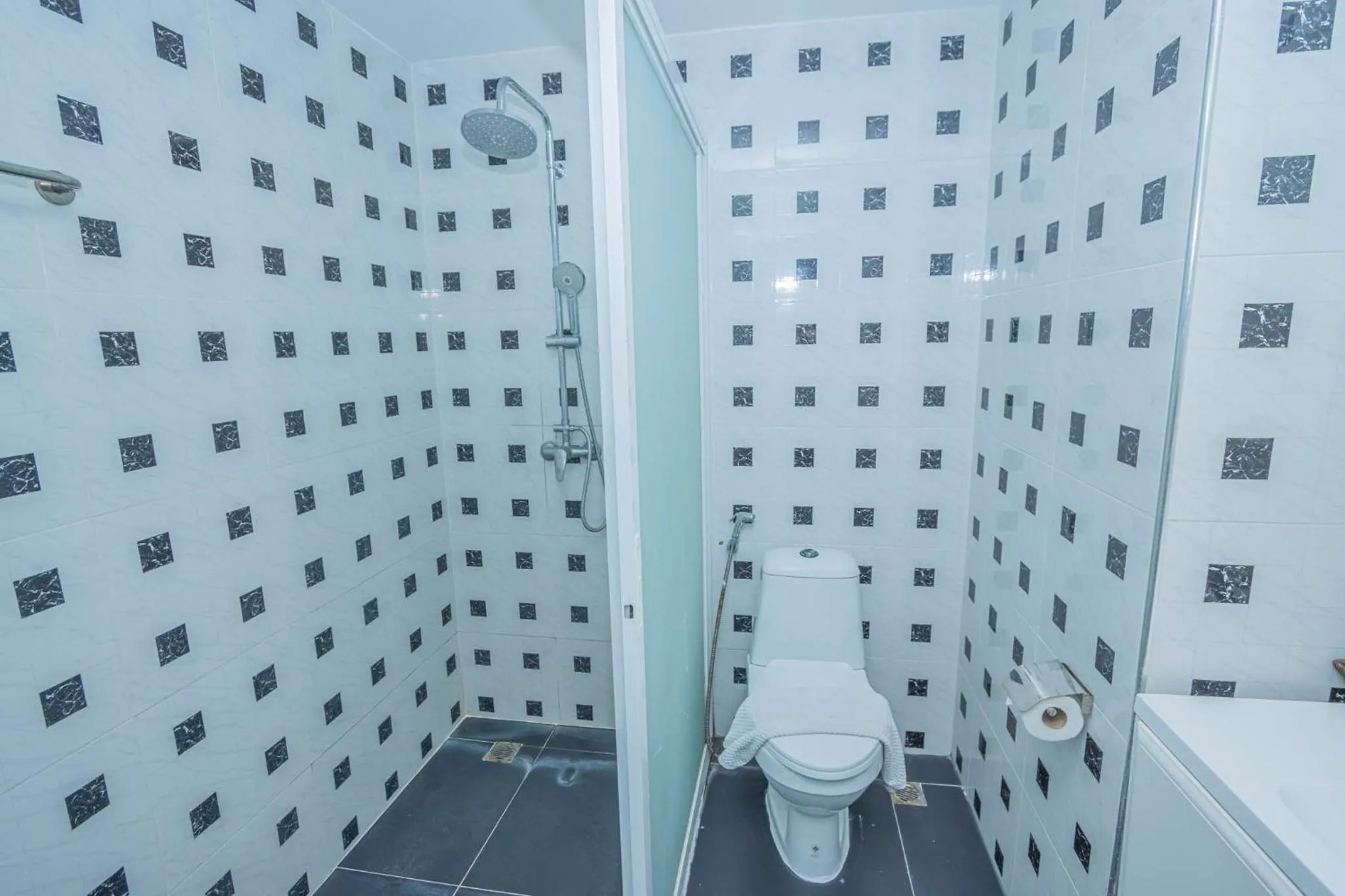 Shower in Utopia Kata By RoomQuest