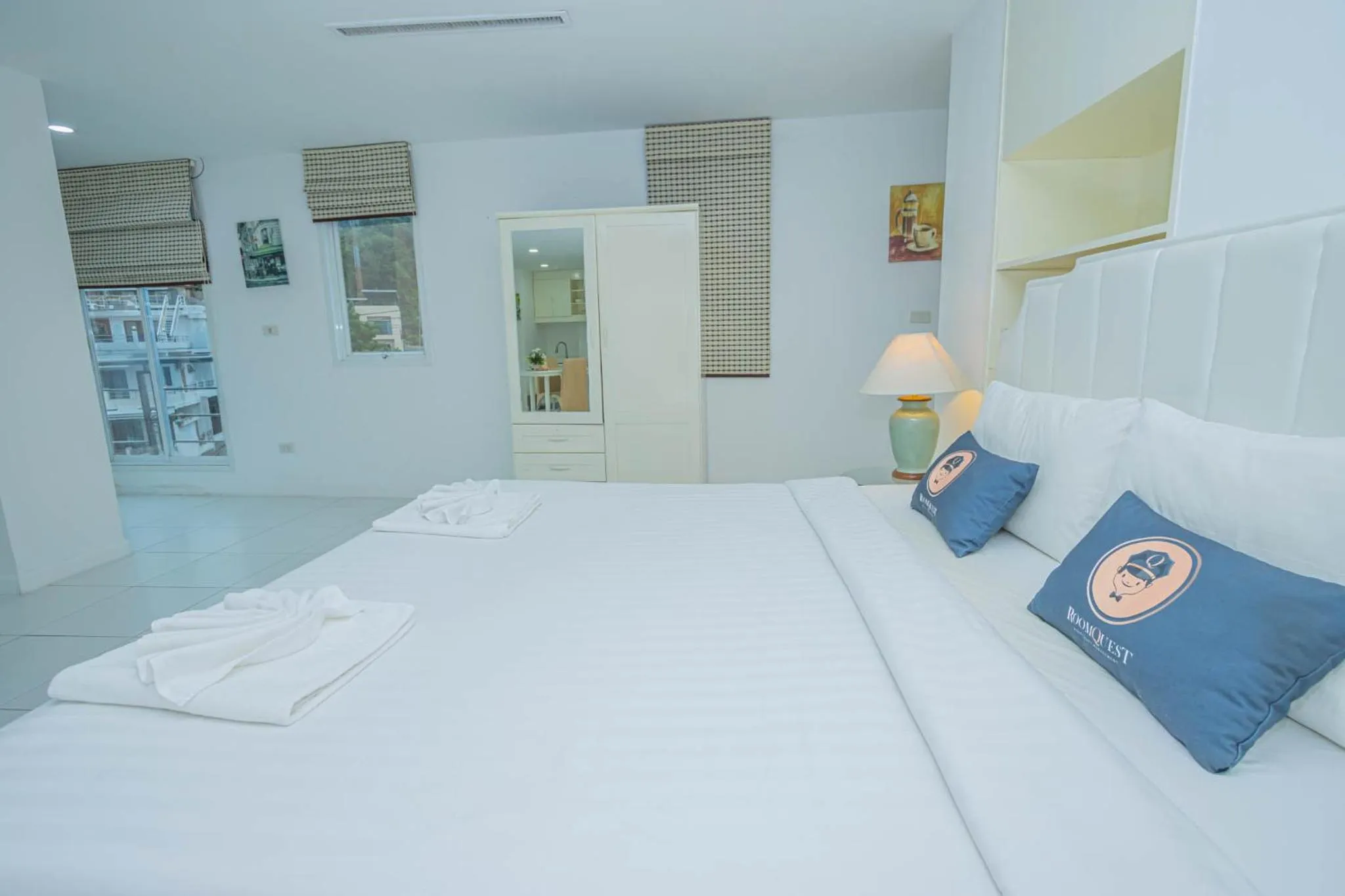 Bed in Utopia Kata By RoomQuest