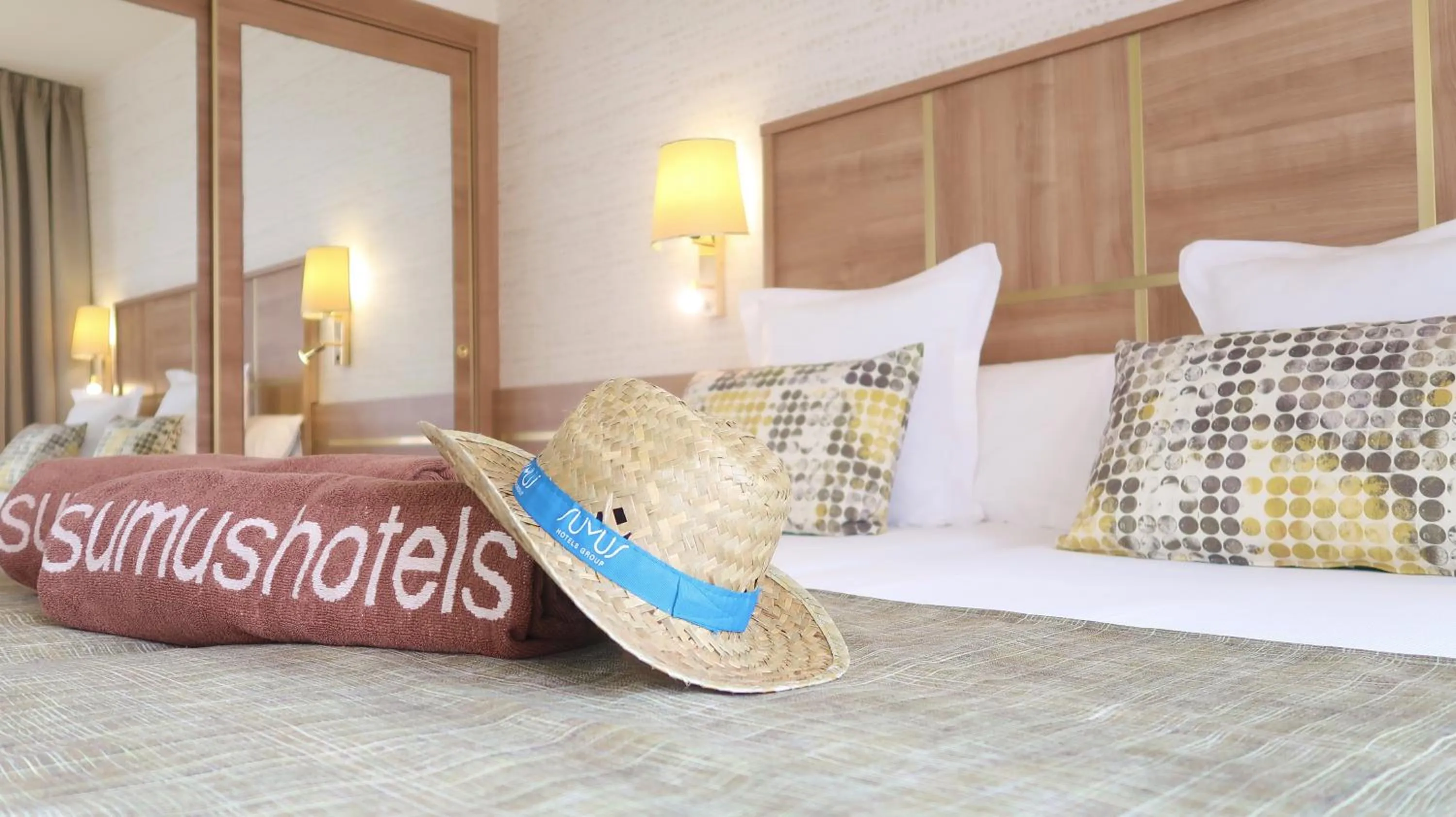 Shower, Bed in Sumus Hotel Stella and Spa 4S Adults Recommended