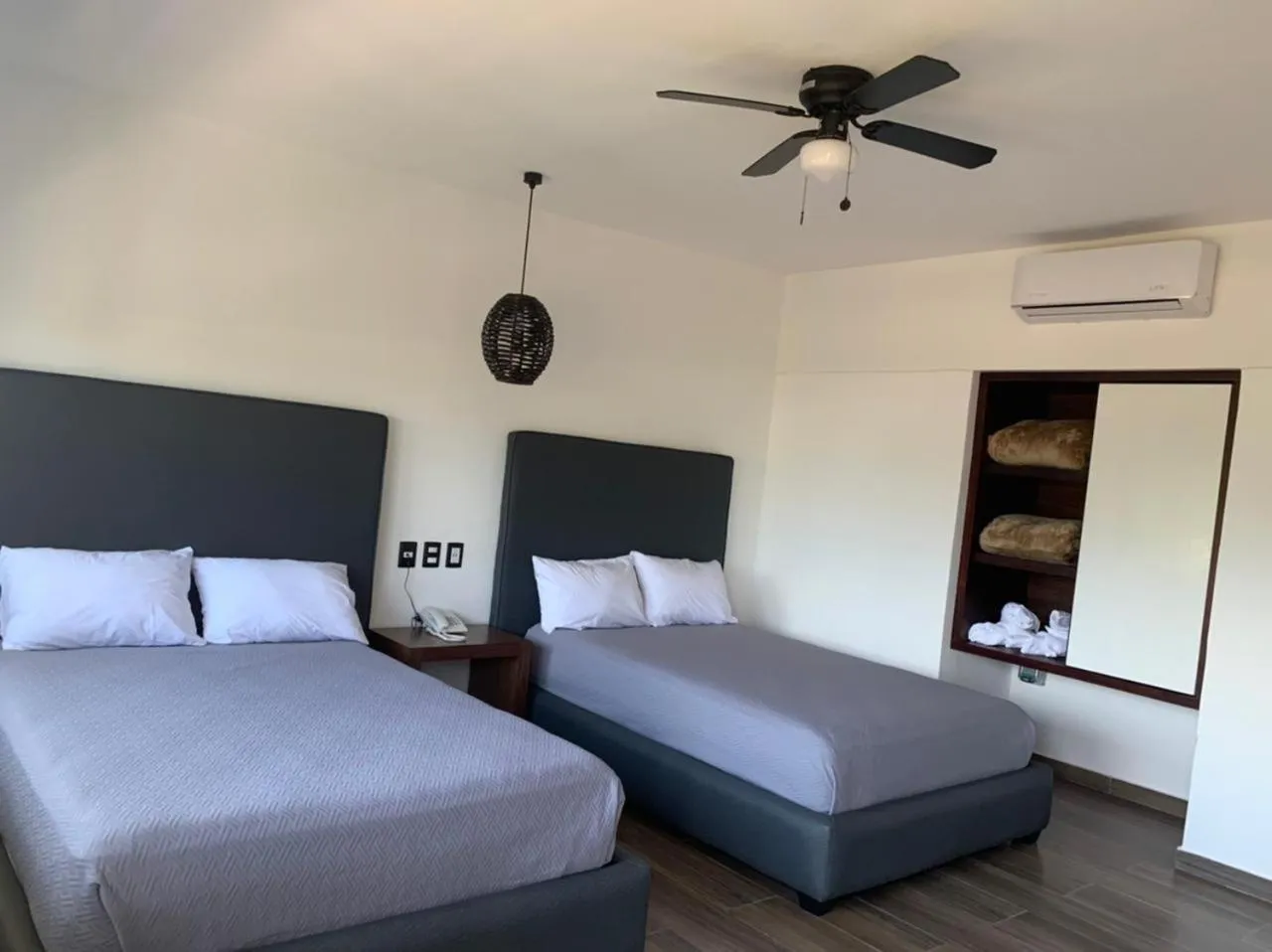 Photo of the whole room, Bed in Mar De Estrellas - Hotel