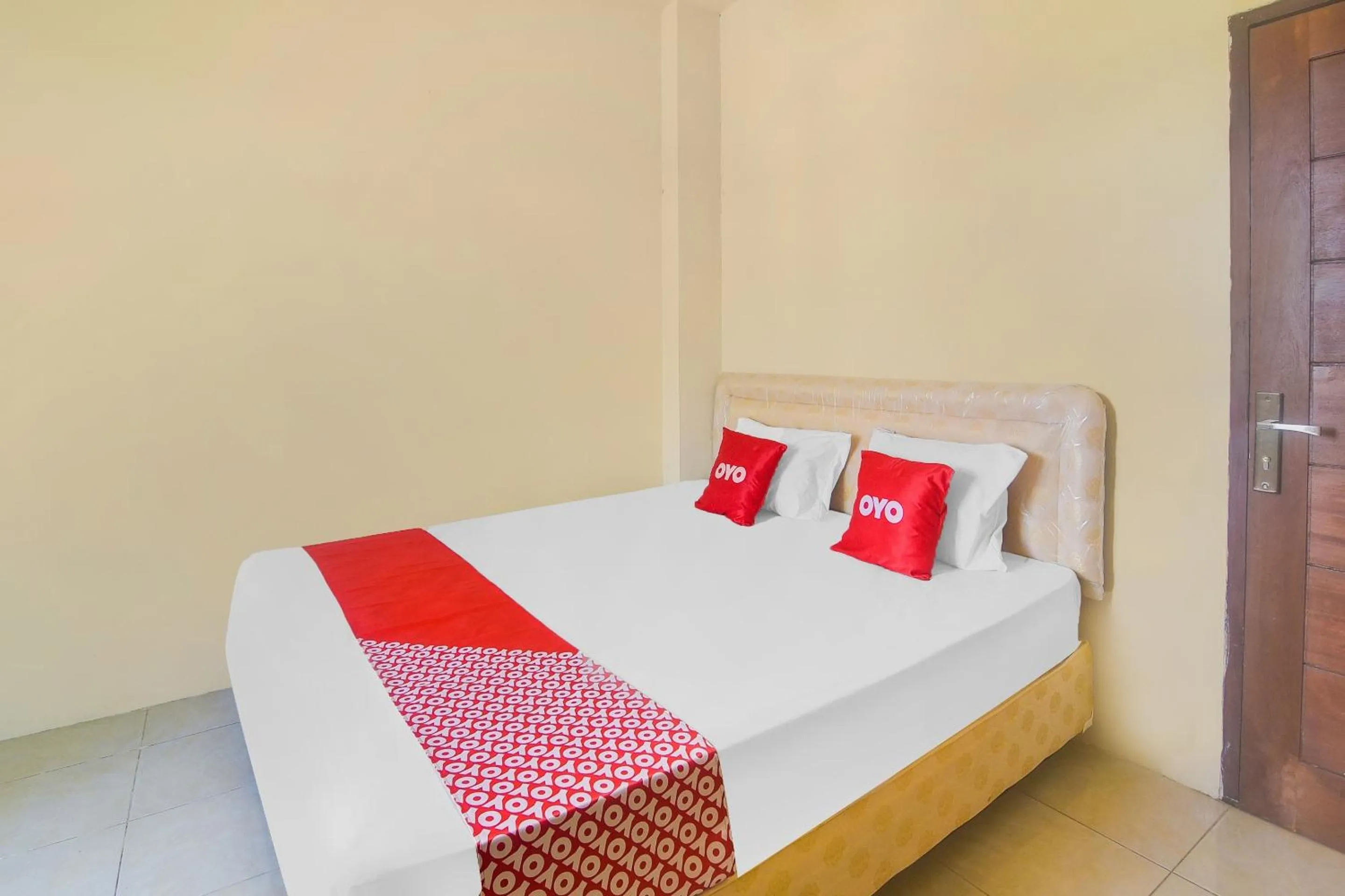Bedroom, Bed in Hotel O Priska Kost Dan Homestay