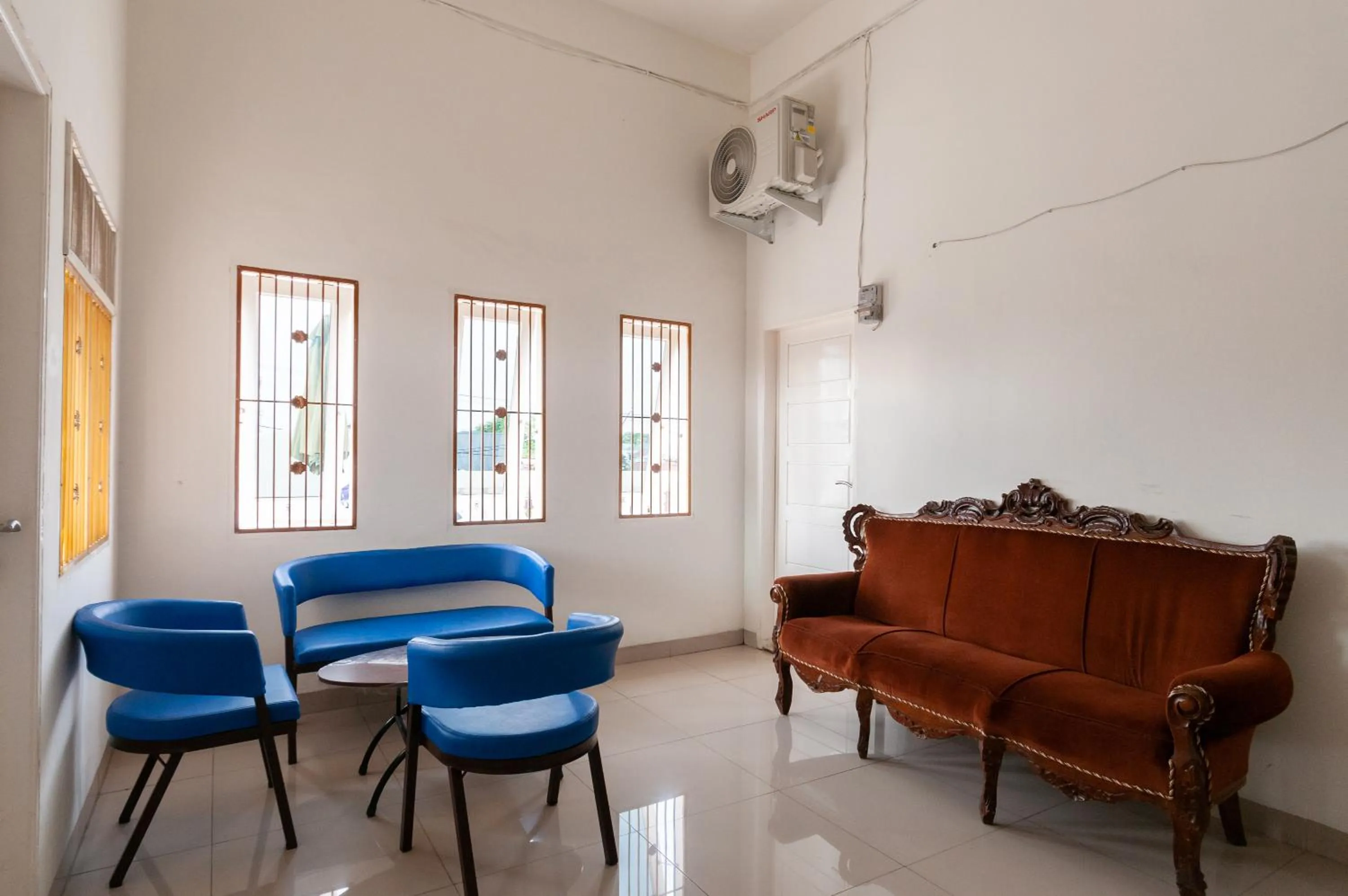 RedDoorz near UISU teladan Medan