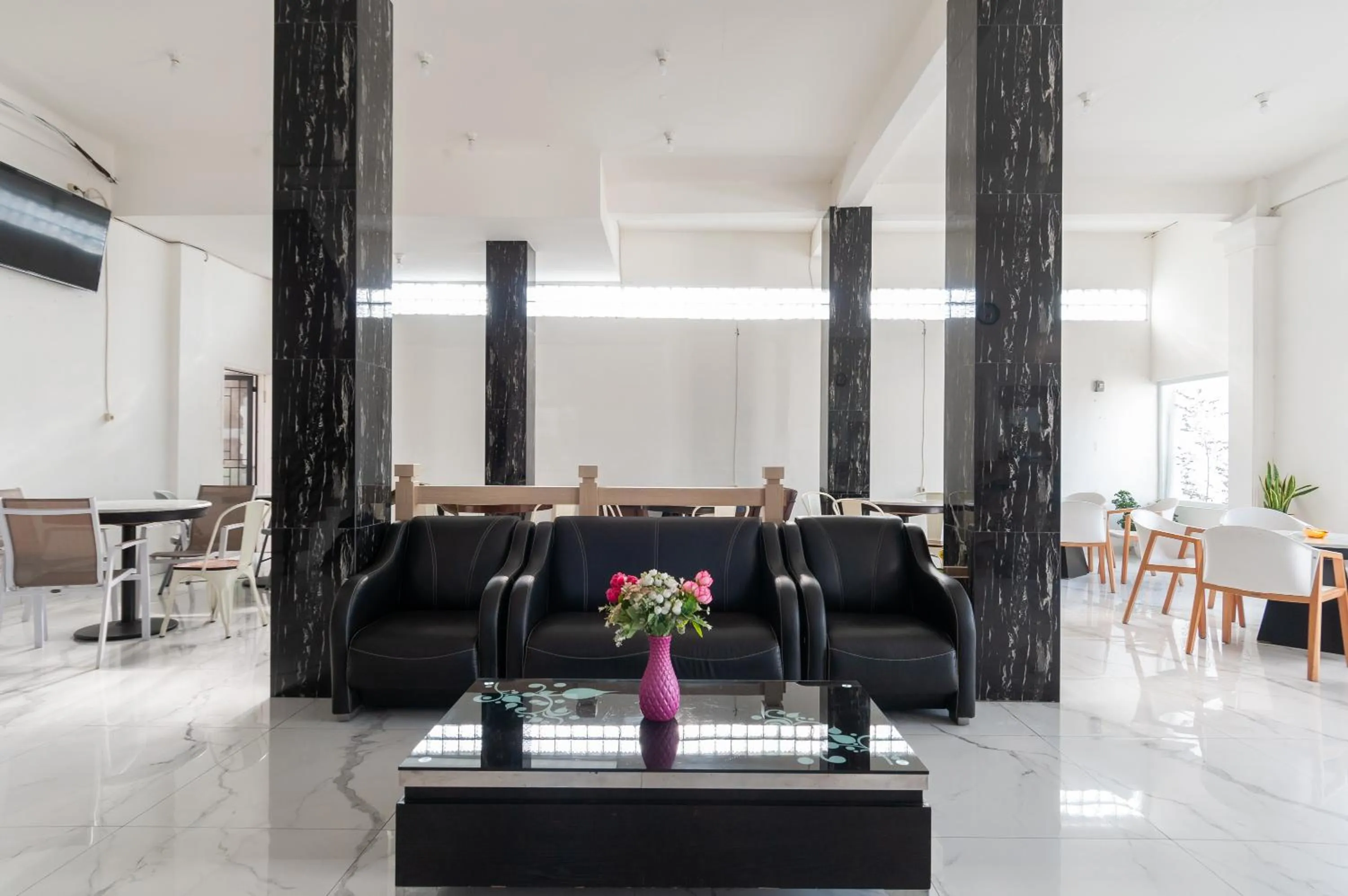 RedDoorz near UISU teladan Medan