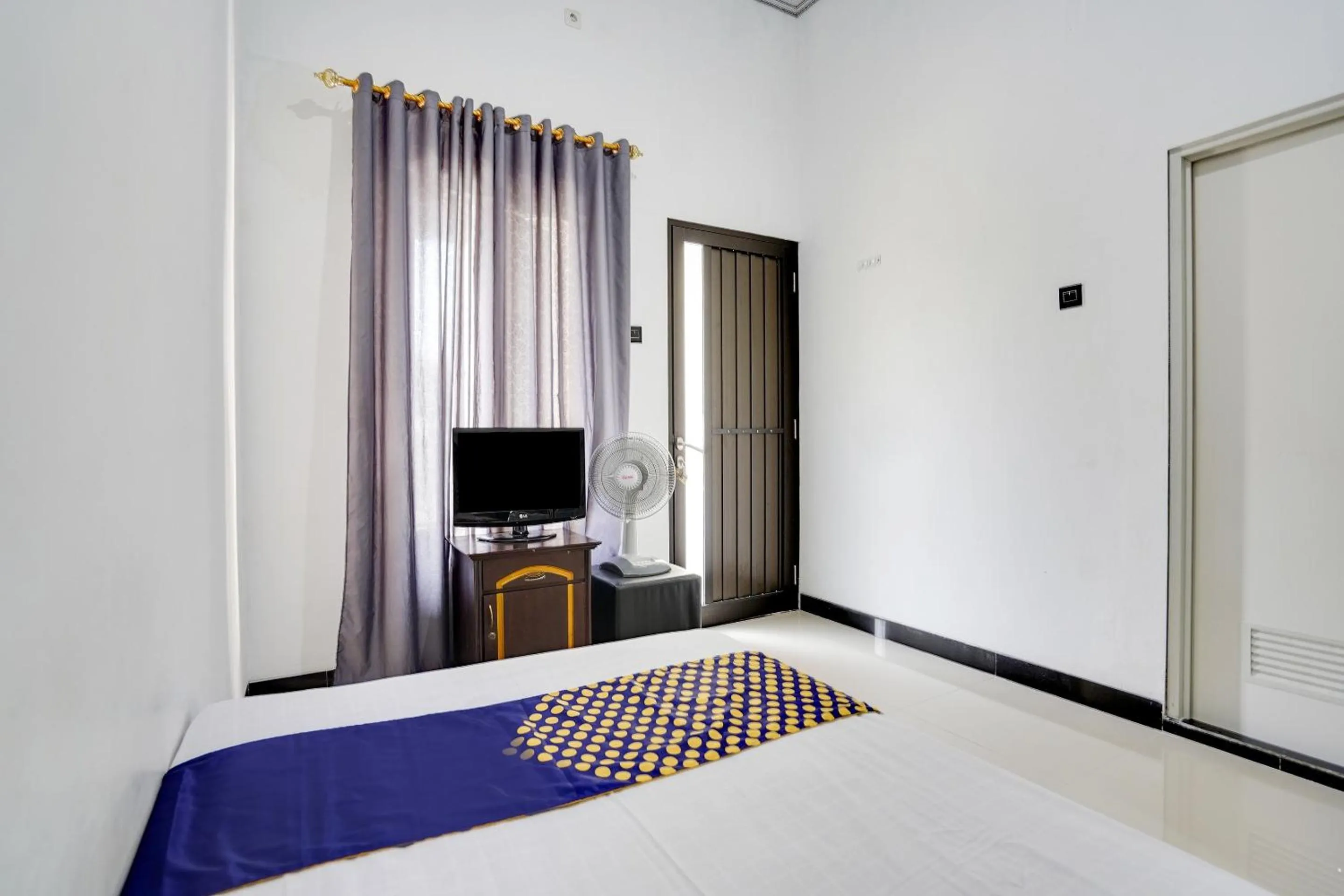 Bedroom, Bed in Hotel O Rumah Kost Gresik Syariah