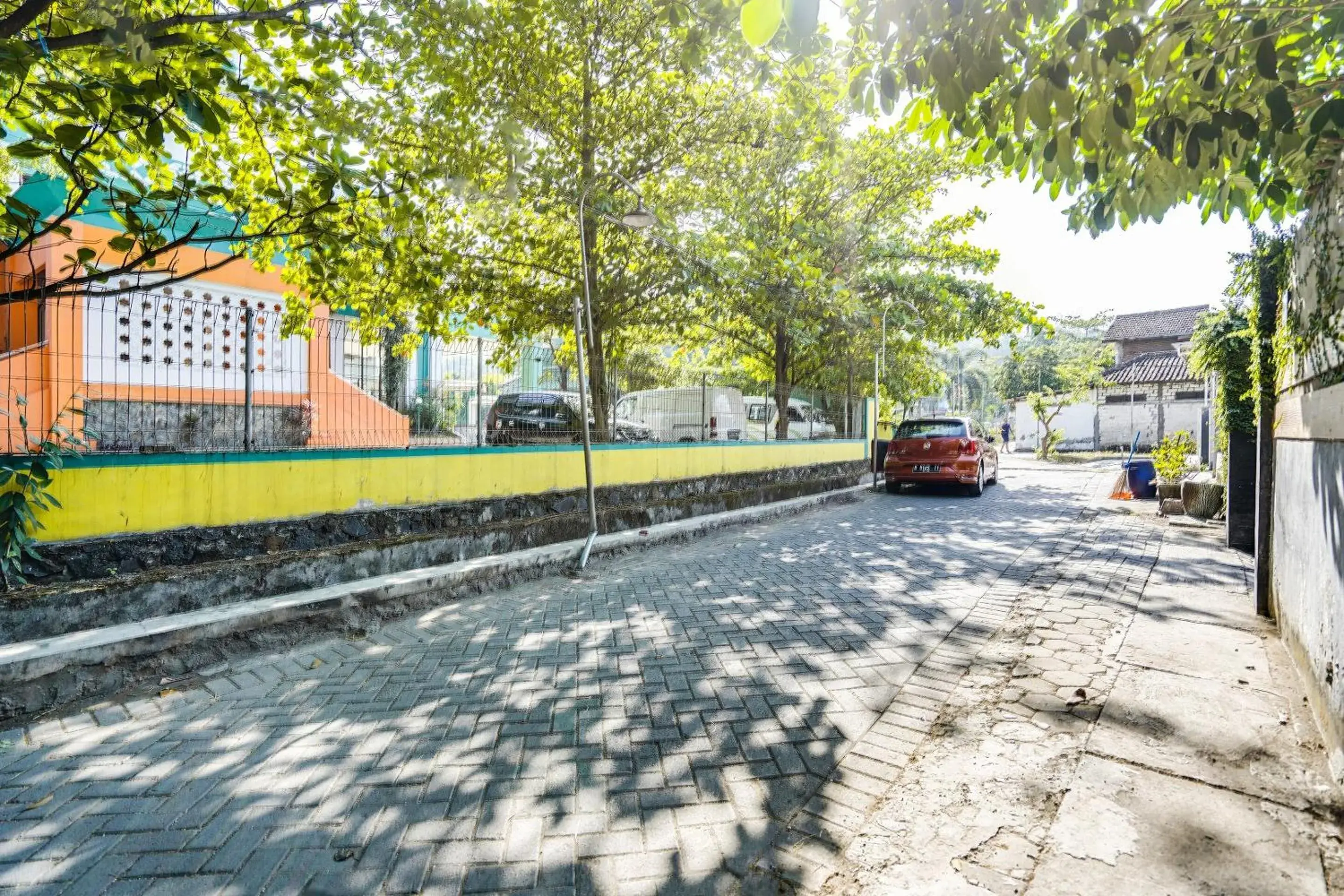 Facade/entrance in Hotel O Rumah Kost Gresik Syariah Facade/entrance in Hotel O Rumah Kost Gresik Syariah