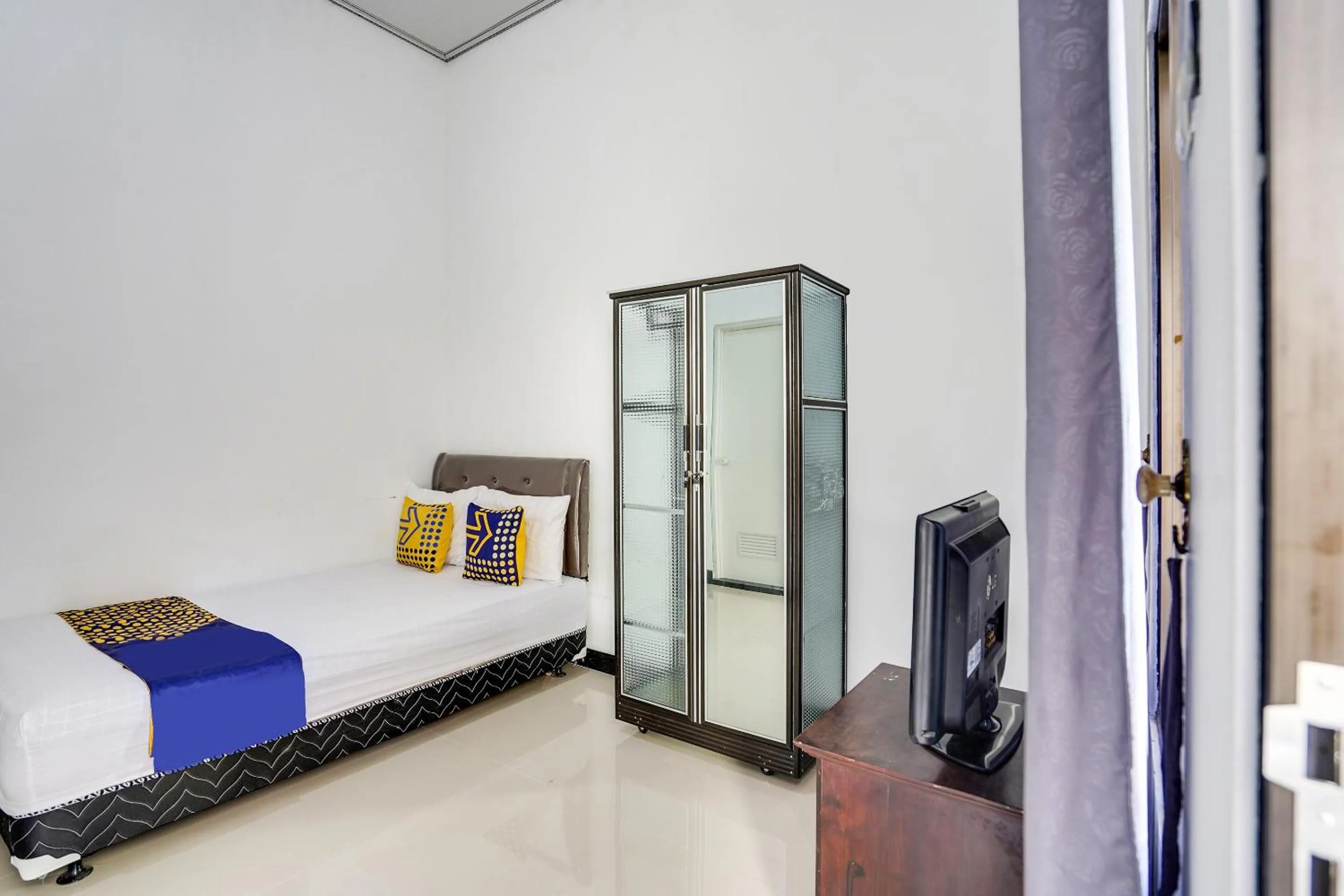 Bedroom, Bed in Hotel O Rumah Kost Gresik Syariah