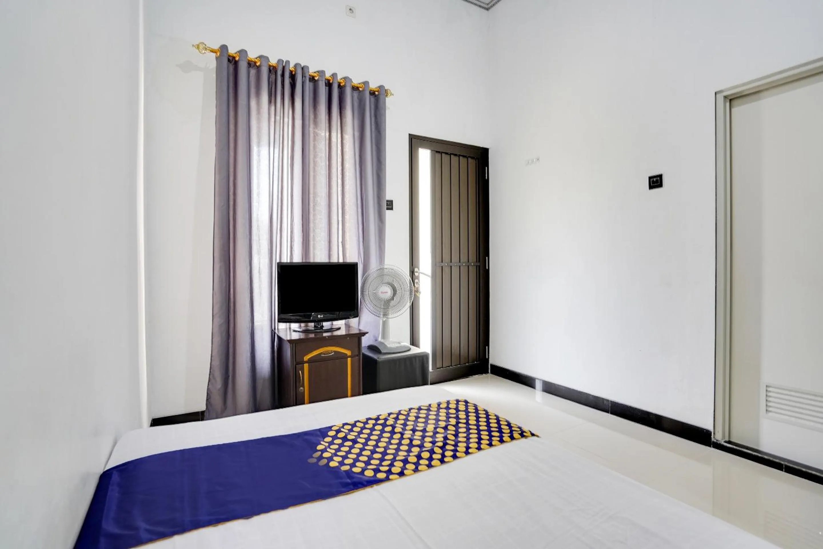 Bedroom, Bed in Hotel O Rumah Kost Gresik Syariah