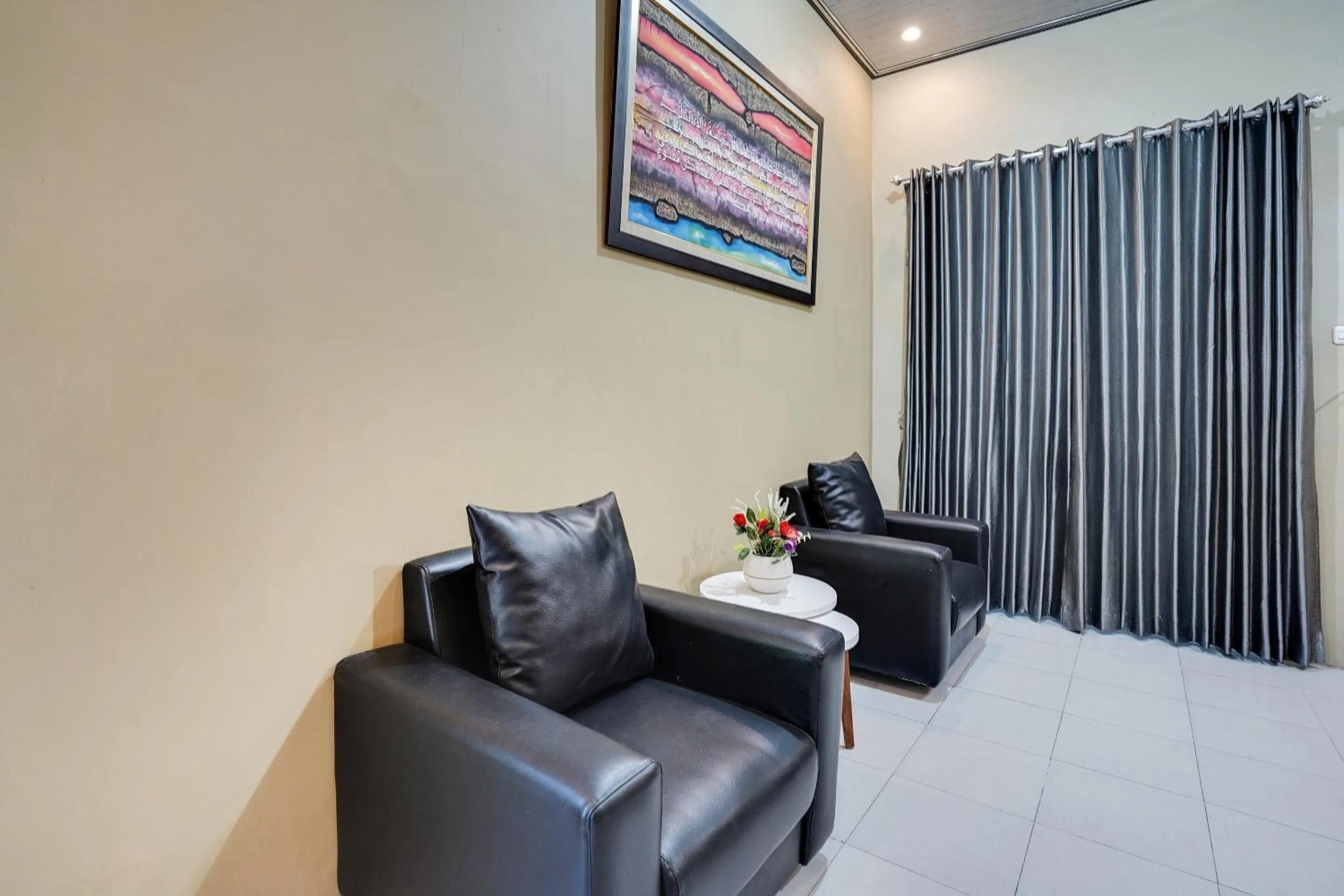 Lobby or reception in Hotel O Rumah Kost Gresik Syariah