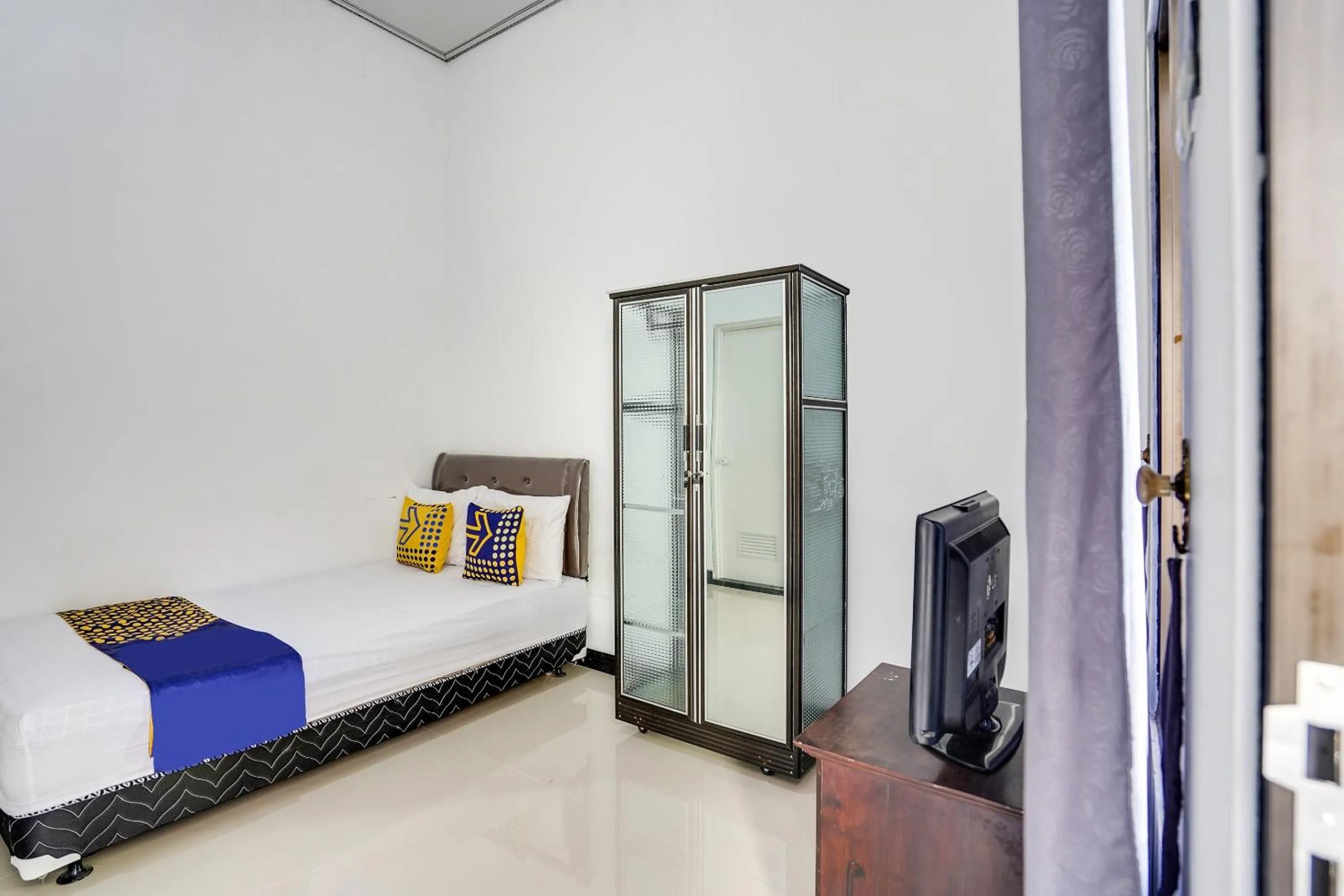 Bedroom, Bed in Hotel O Rumah Kost Gresik Syariah