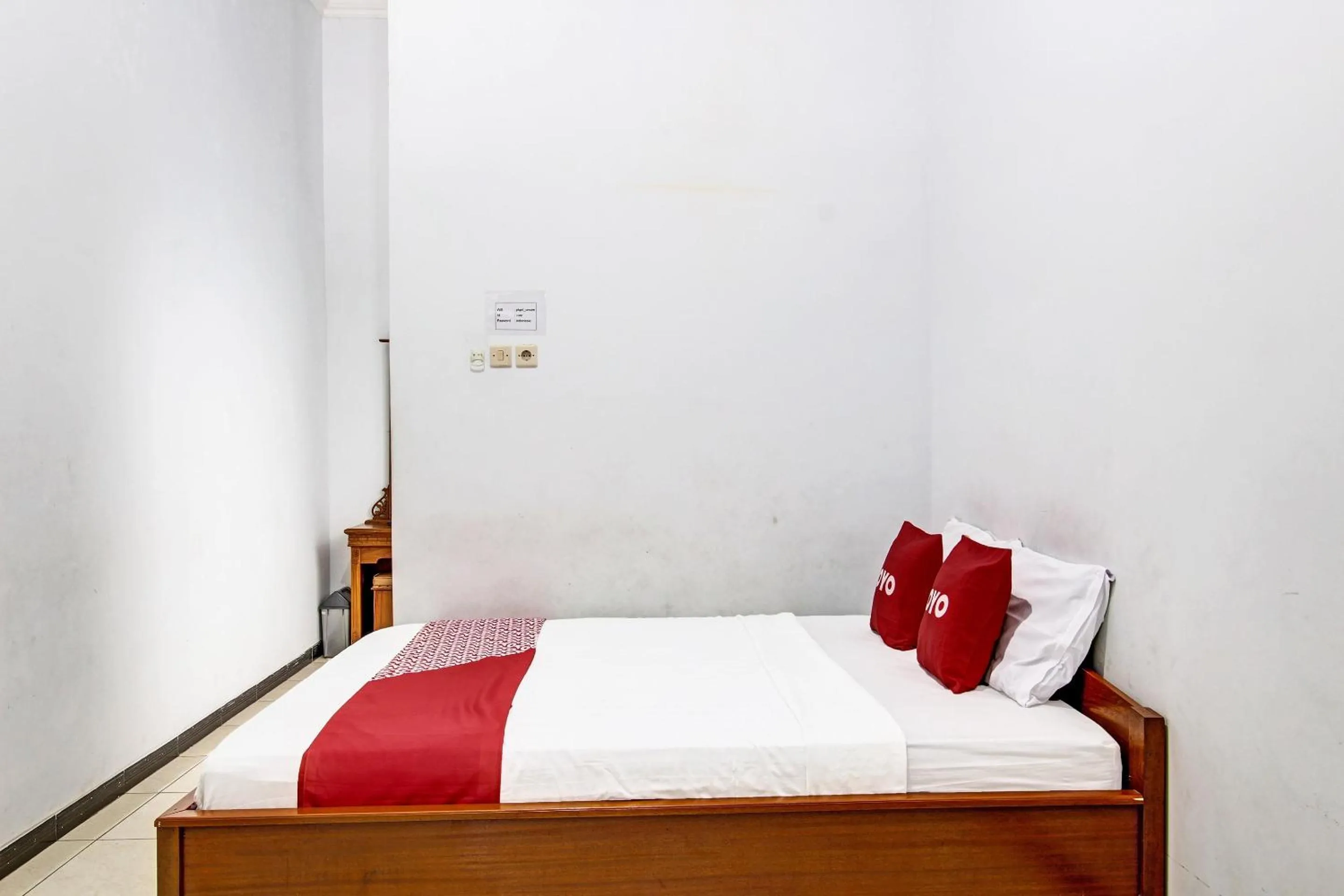 Bedroom, Bed in Hotel O Wisma Pkpri Purworejo