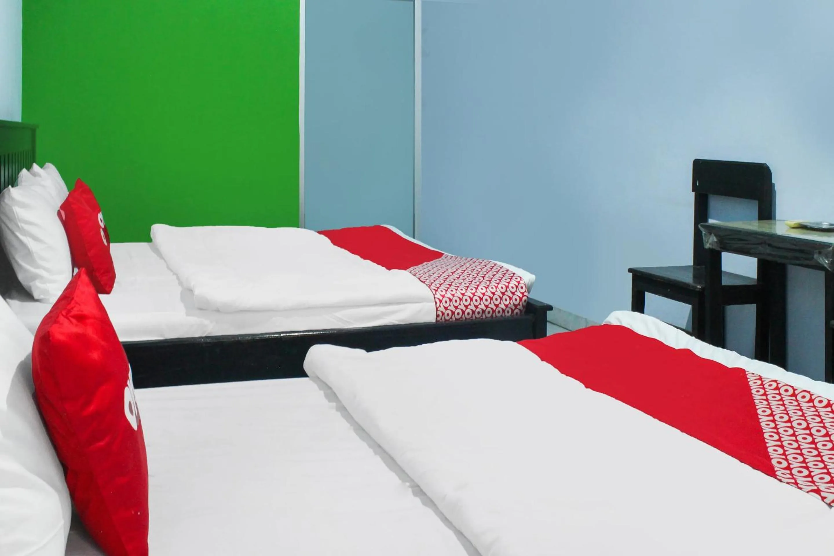 Bedroom, Bed in Hotel O Wisma Harapan Baik