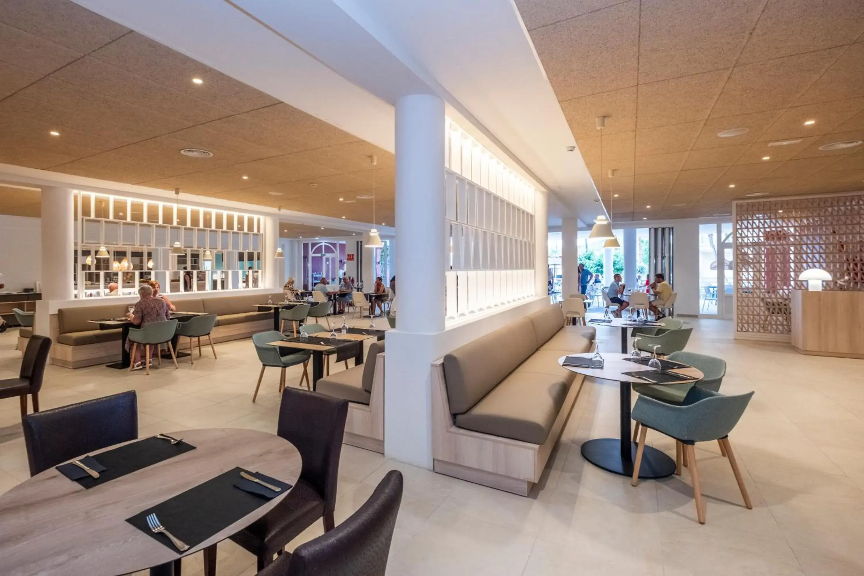 Restaurant/places to eat in HG Jardín de Menorca Restaurant/places to eat in HG Jardín de Menorca