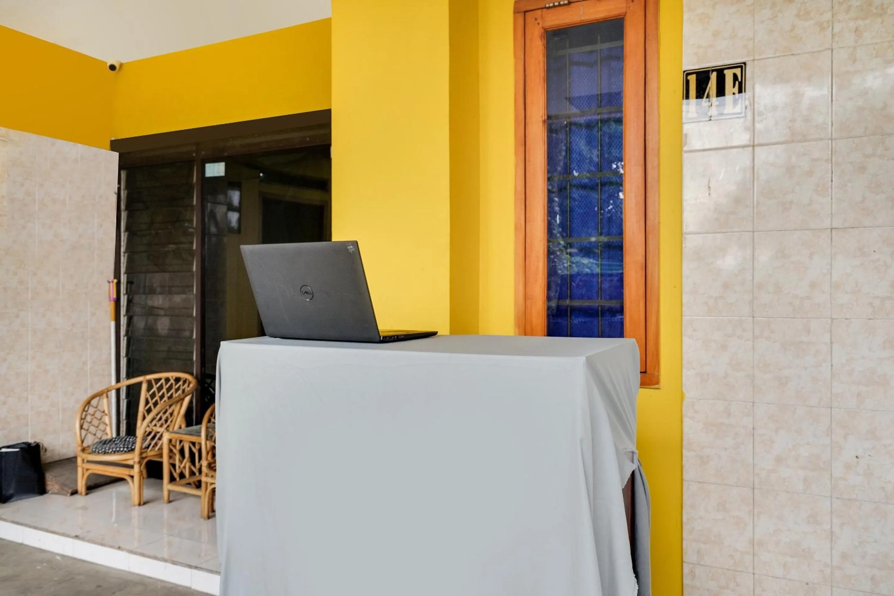 Lobby or reception in SPOT ON 91775 Pondok 14 Syariah