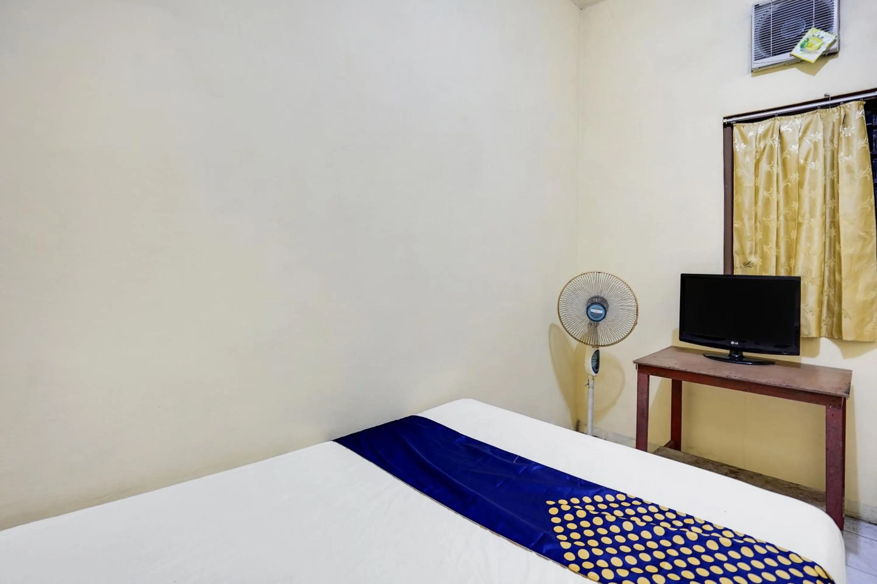 Bedroom, Bed in Hotel O Kost Nusantara Sidoarjo Syariah