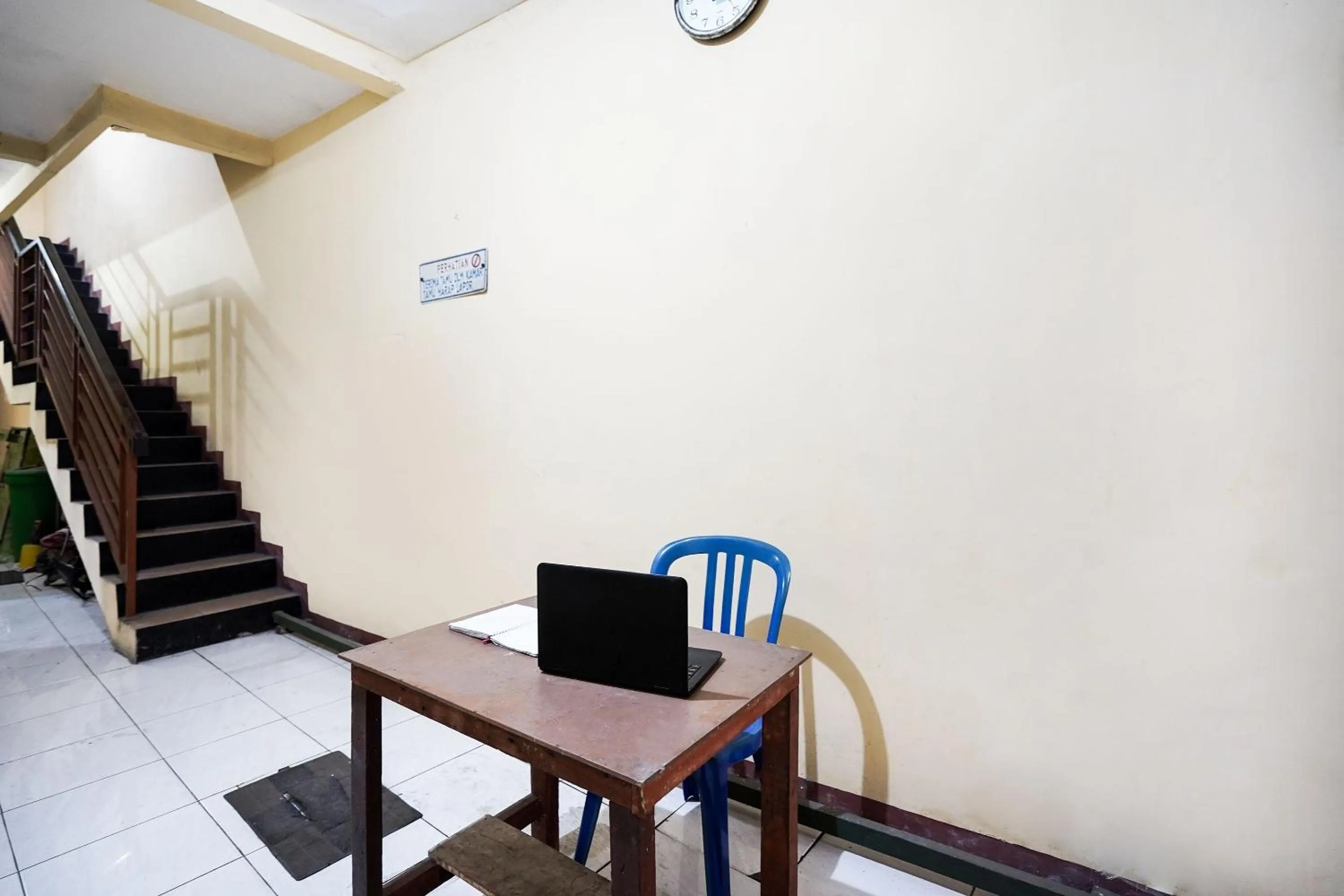 Lobby or reception in Hotel O Kost Nusantara Sidoarjo Syariah