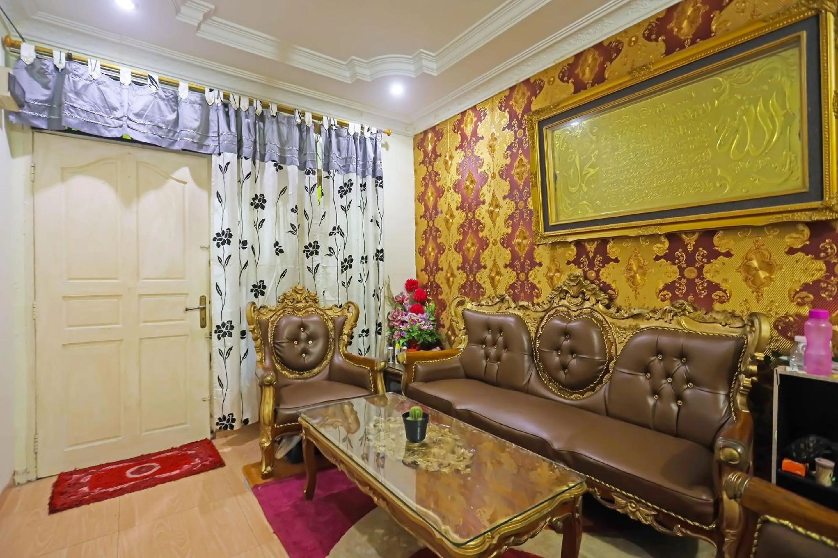 Lobby or reception in Hotel O Satria Homestay Syariah