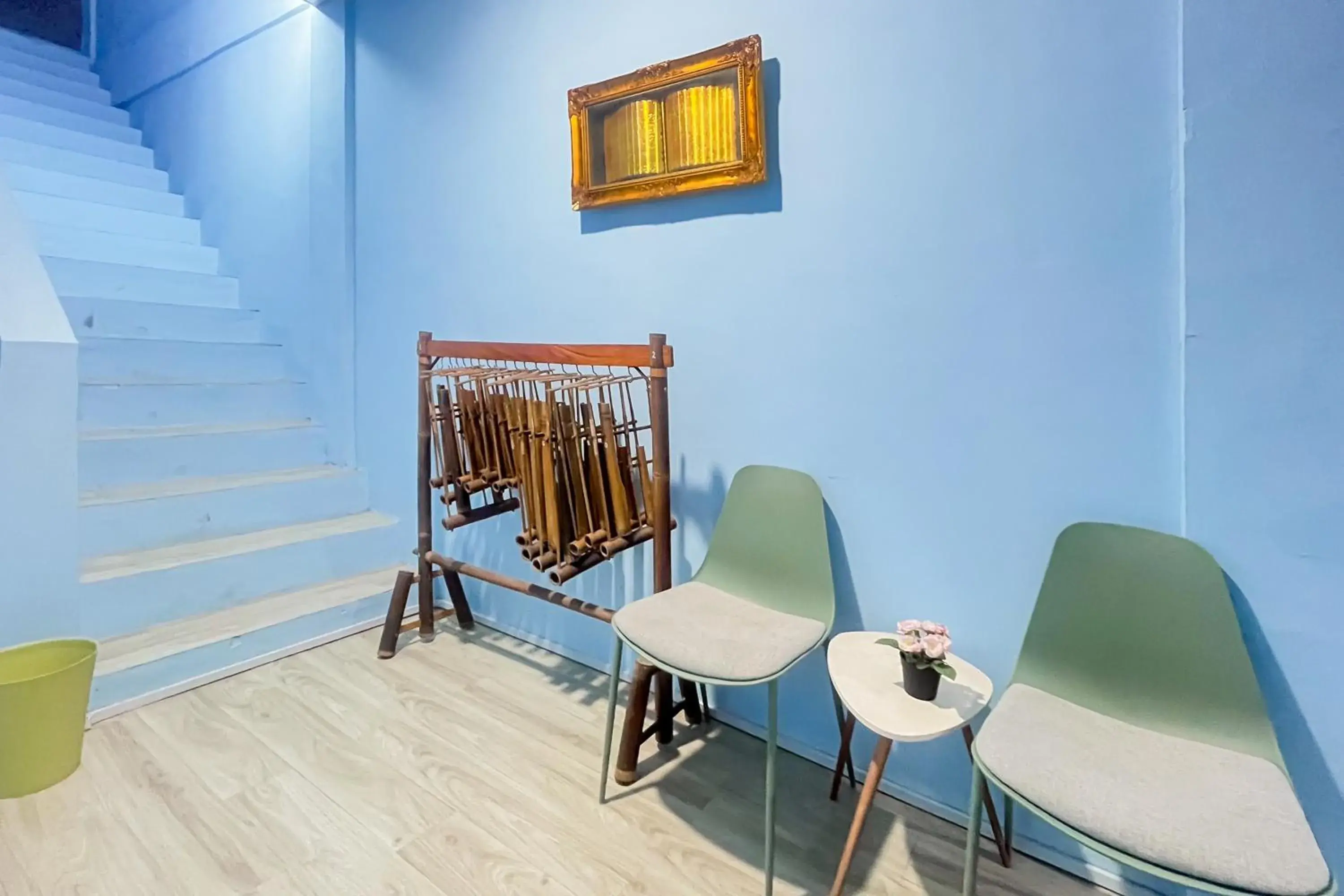 Seating area in Zazezo Homestay Syariah RedPartner Seating area in Zazezo Homestay Syariah RedPartner