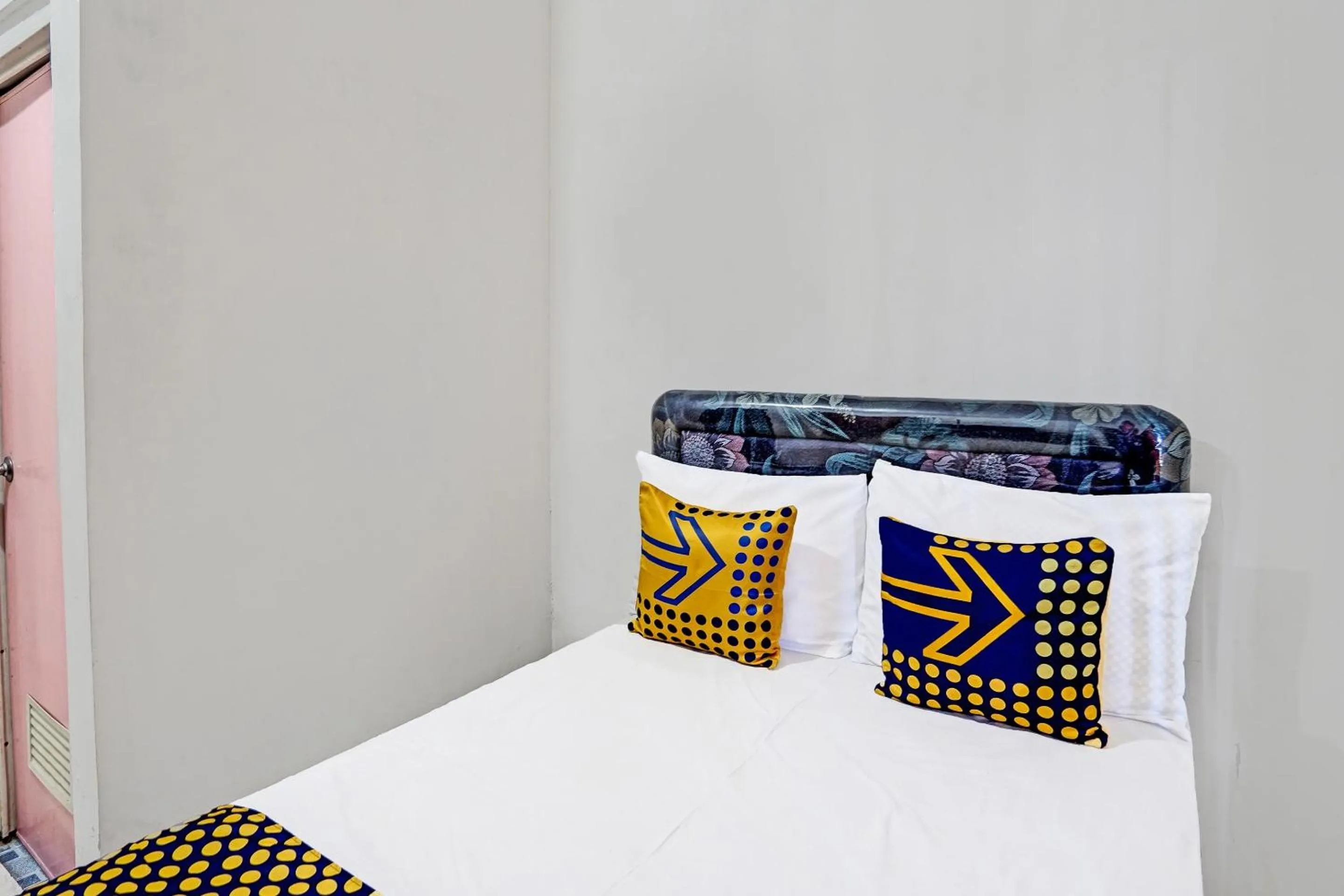 Bedroom, Bed in Hotel O Kost Umik Sidoarjo Syariah