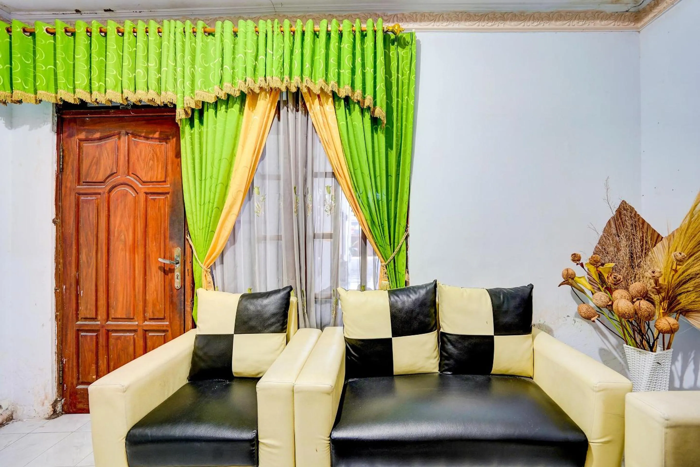 Lobby or reception in Hotel O Kost Umik Sidoarjo Syariah