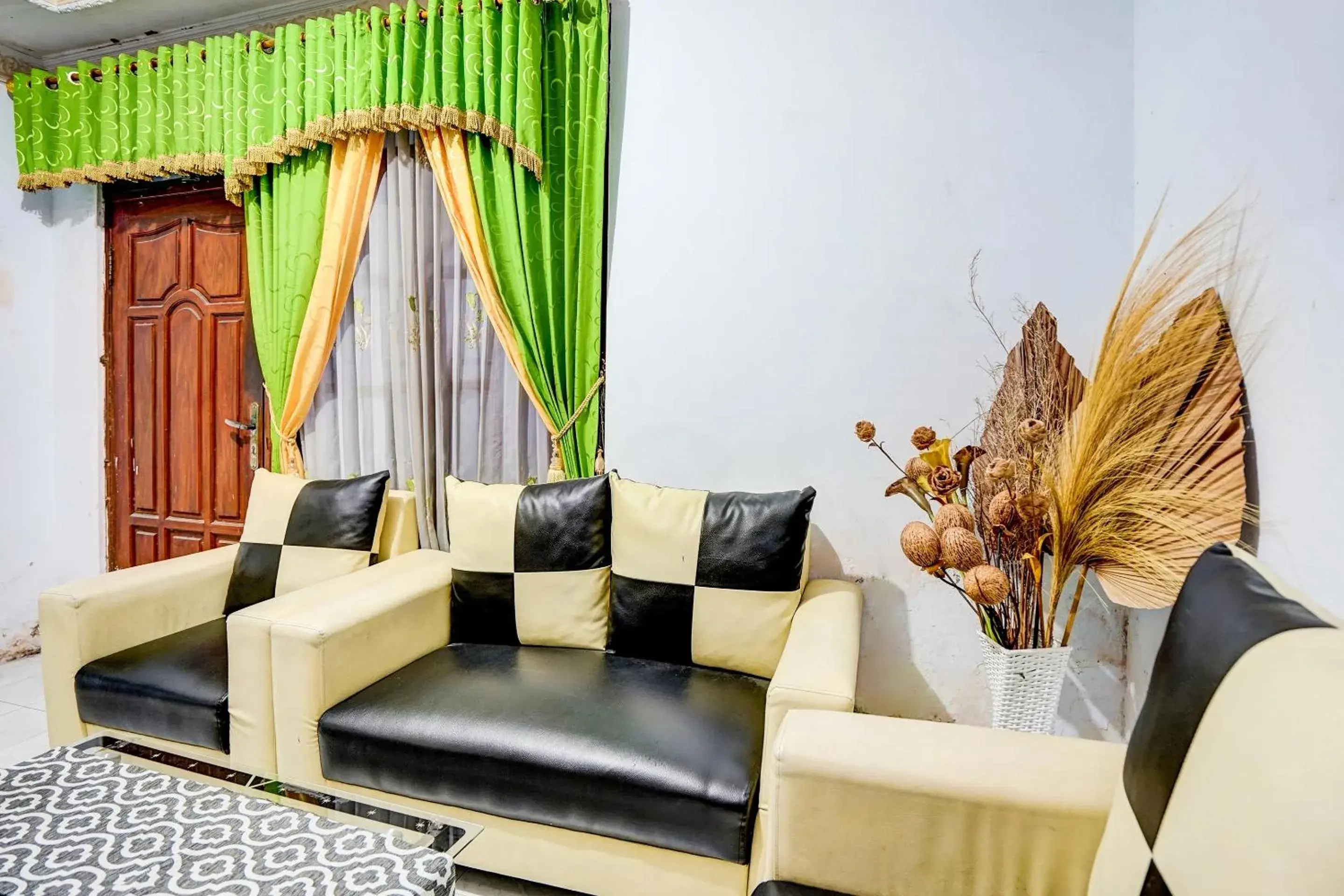 Lobby or reception in Hotel O Kost Umik Sidoarjo Syariah Lobby or reception in Hotel O Kost Umik Sidoarjo Syariah