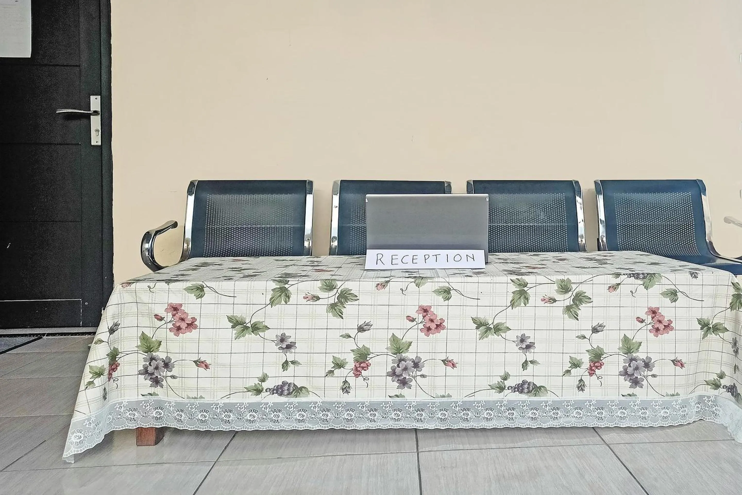 Lobby or reception, Bed in SPOT ON 91791 Homestay Surya Syariah