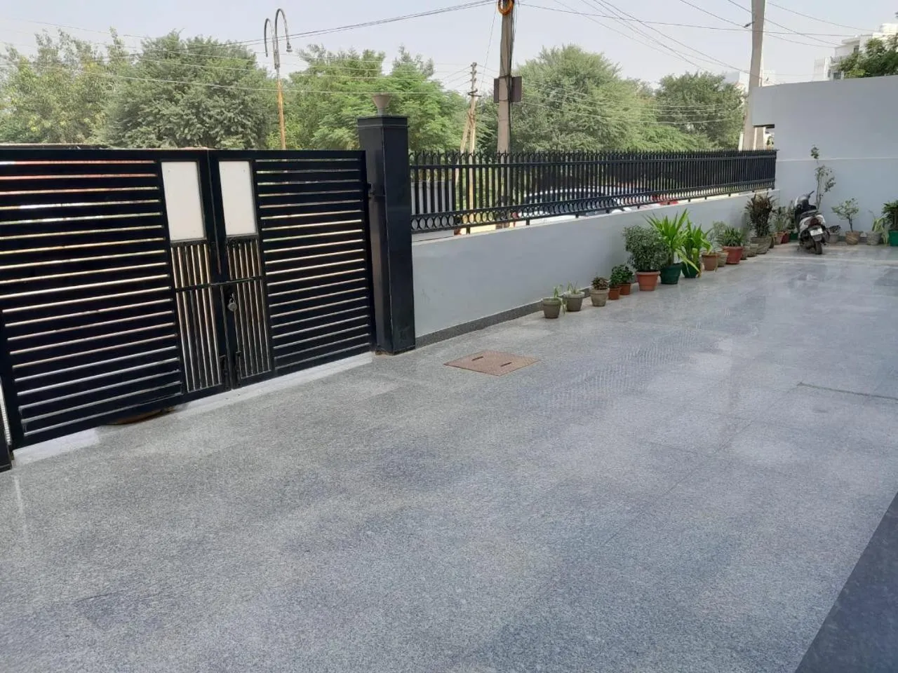 Property building in Hotel The Luxem