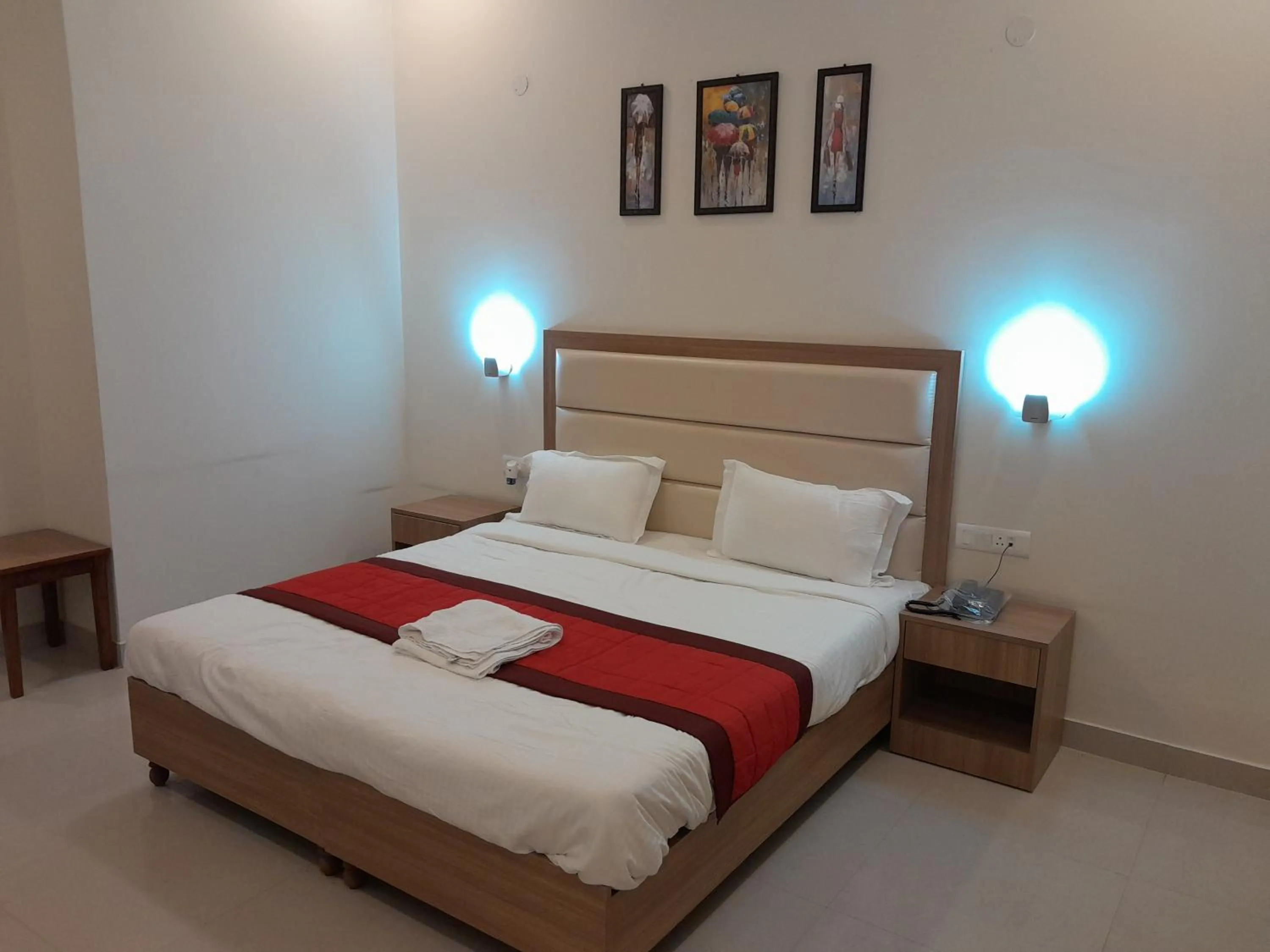 Bed in Hotel The Luxem