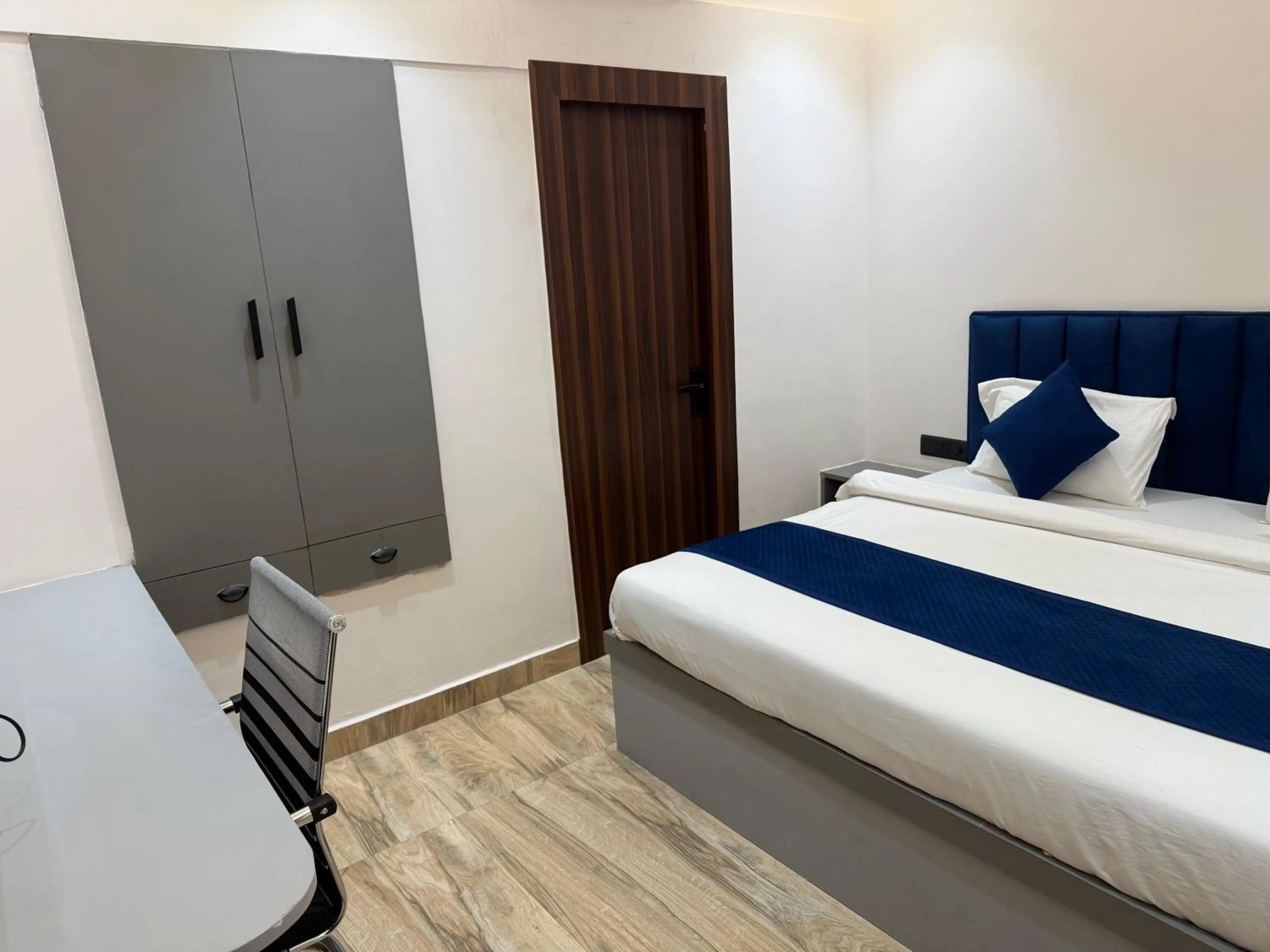 Bed in Hotel Taj Way by Jyoti Villa