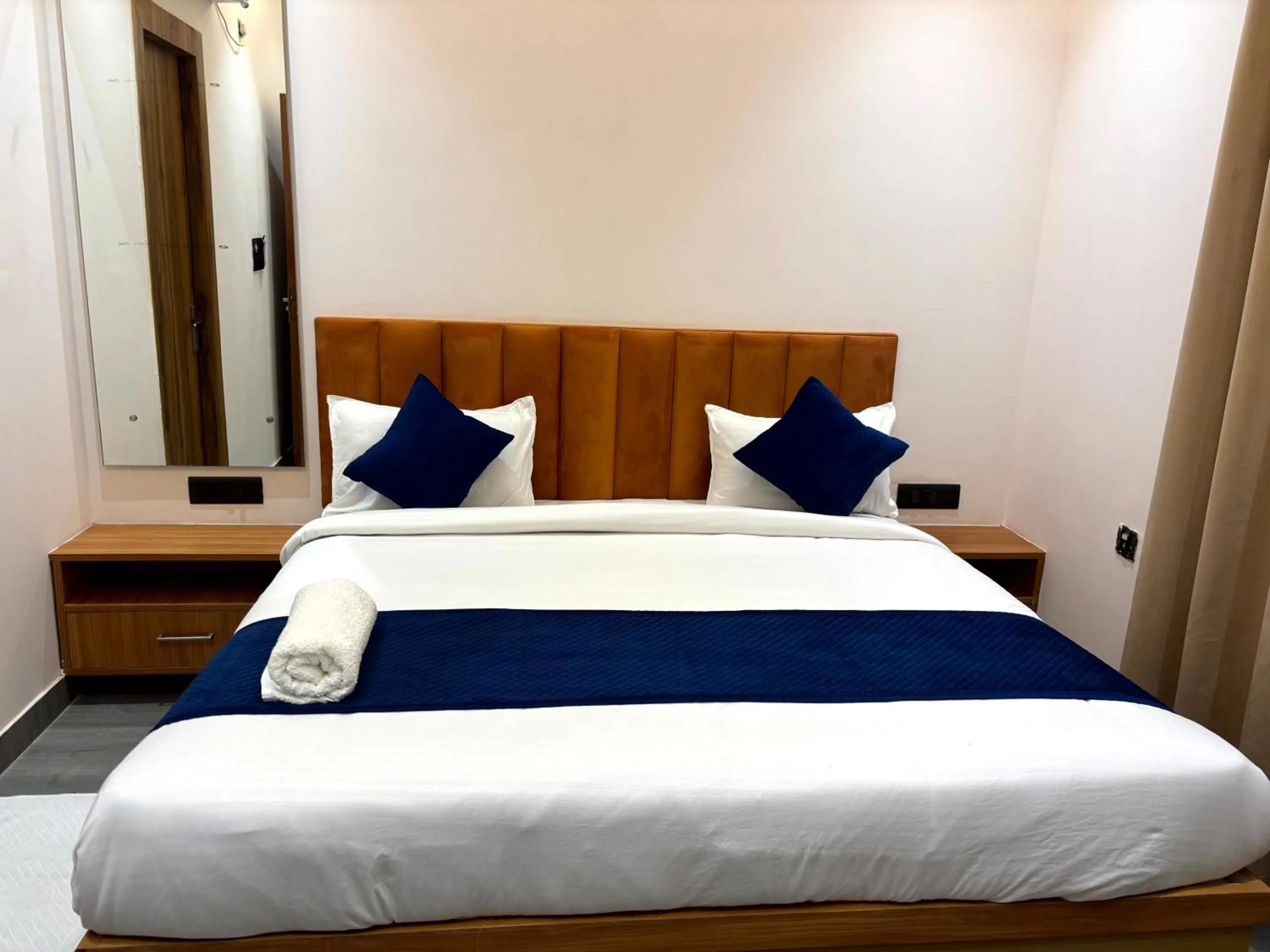 Bed in Hotel Taj Way by Jyoti Villa