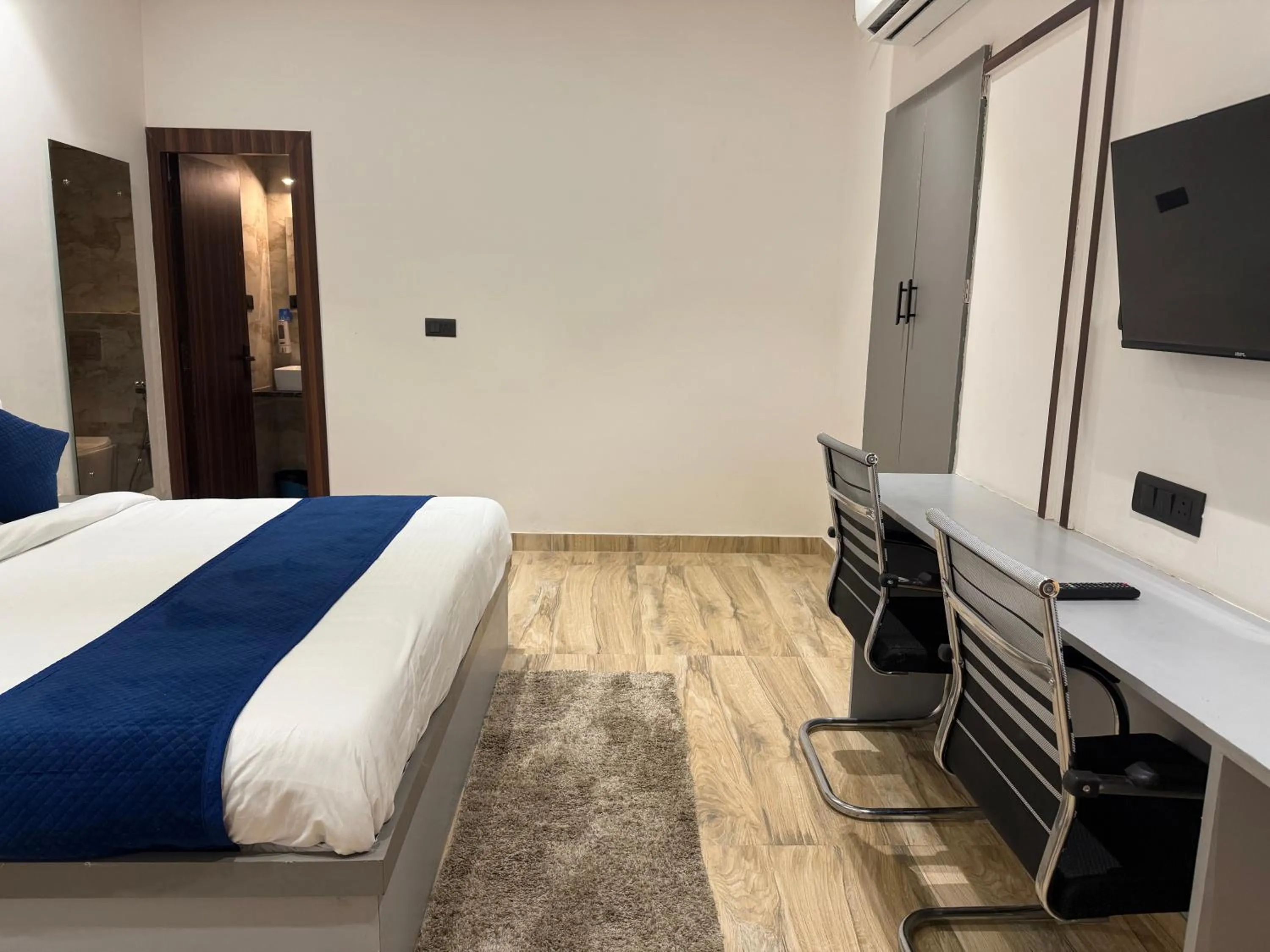 Bed in Hotel Taj Way by Jyoti Villa