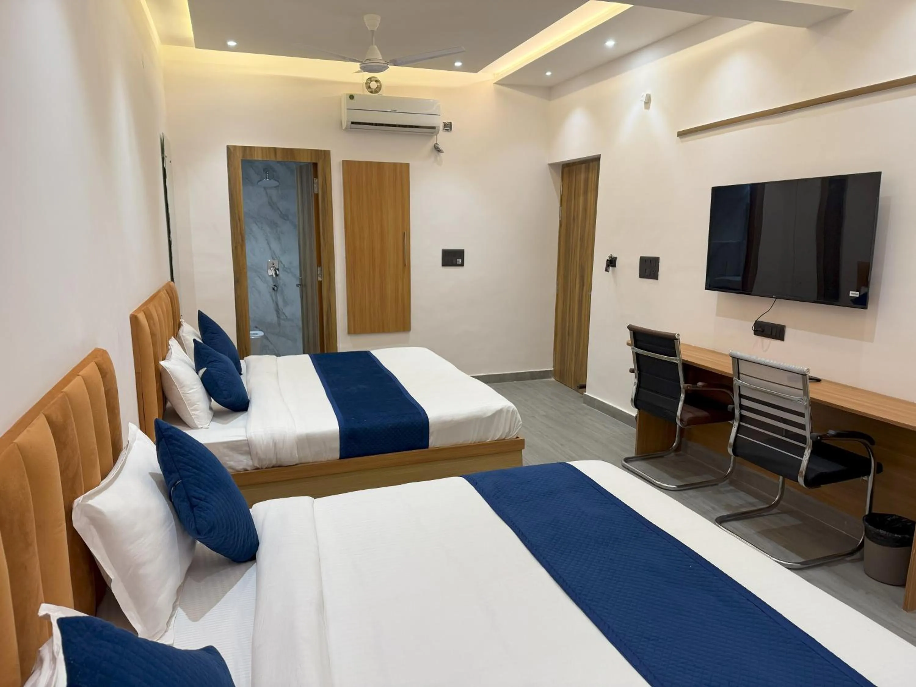 Bed in Hotel Taj Way by Jyoti Villa