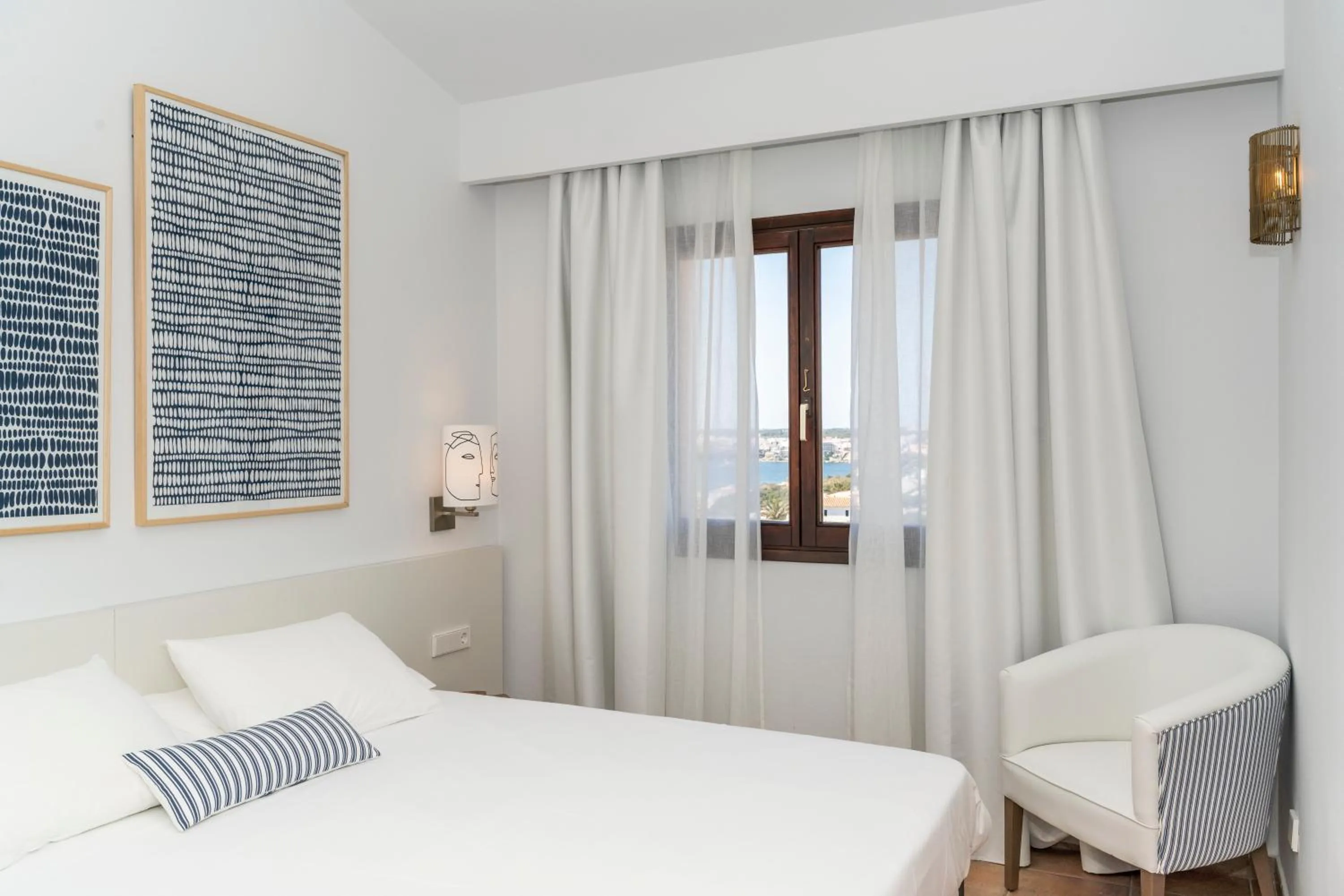 Bed in Calallonga Hotel Menorca