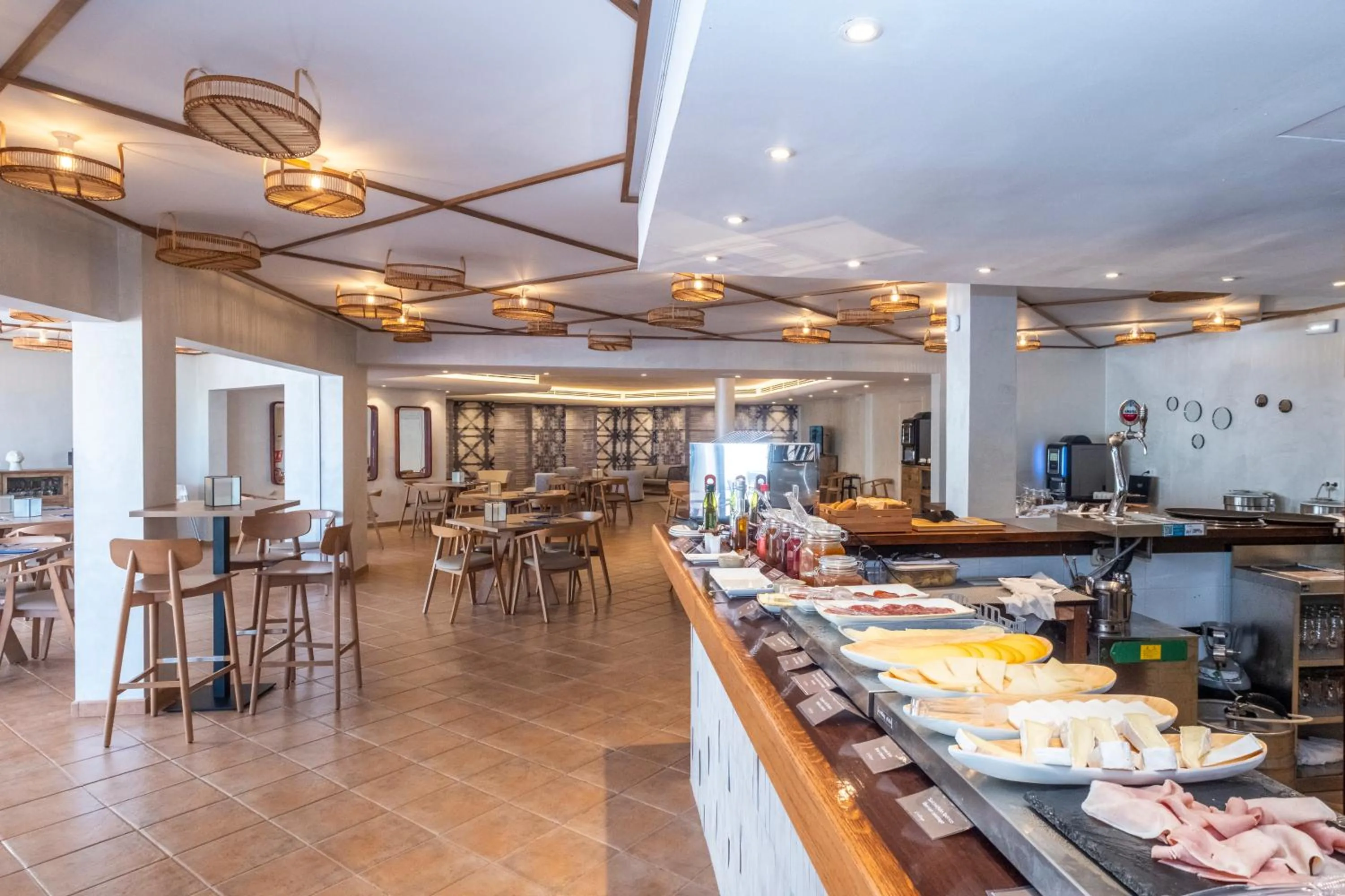 Restaurant/places to eat in Calallonga Hotel Menorca