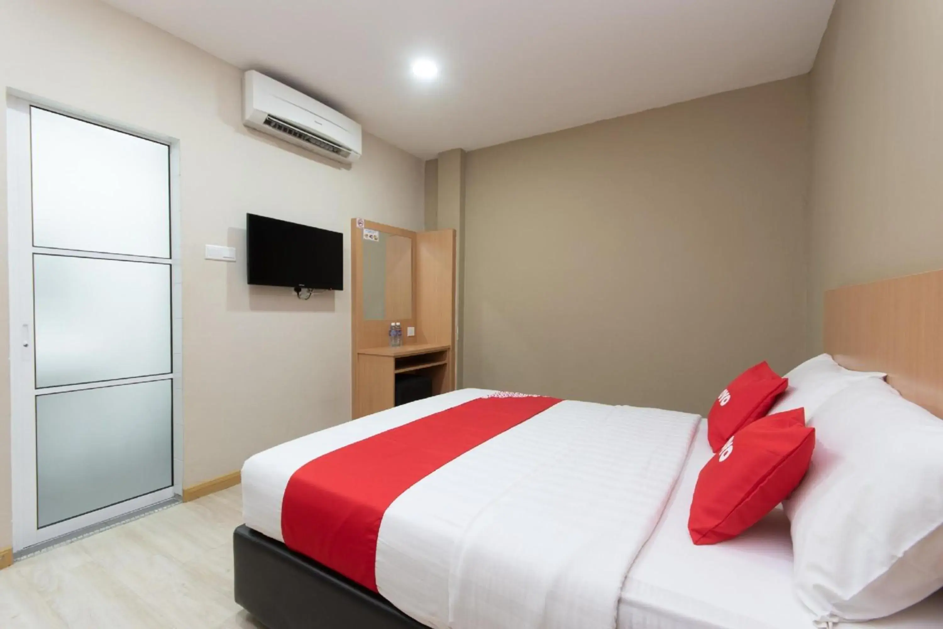 Standard Queen Room in Capital O 89344 Labuan Avenue Hotel Standard Queen Room in Capital O 89344 Labuan Avenue Hotel
