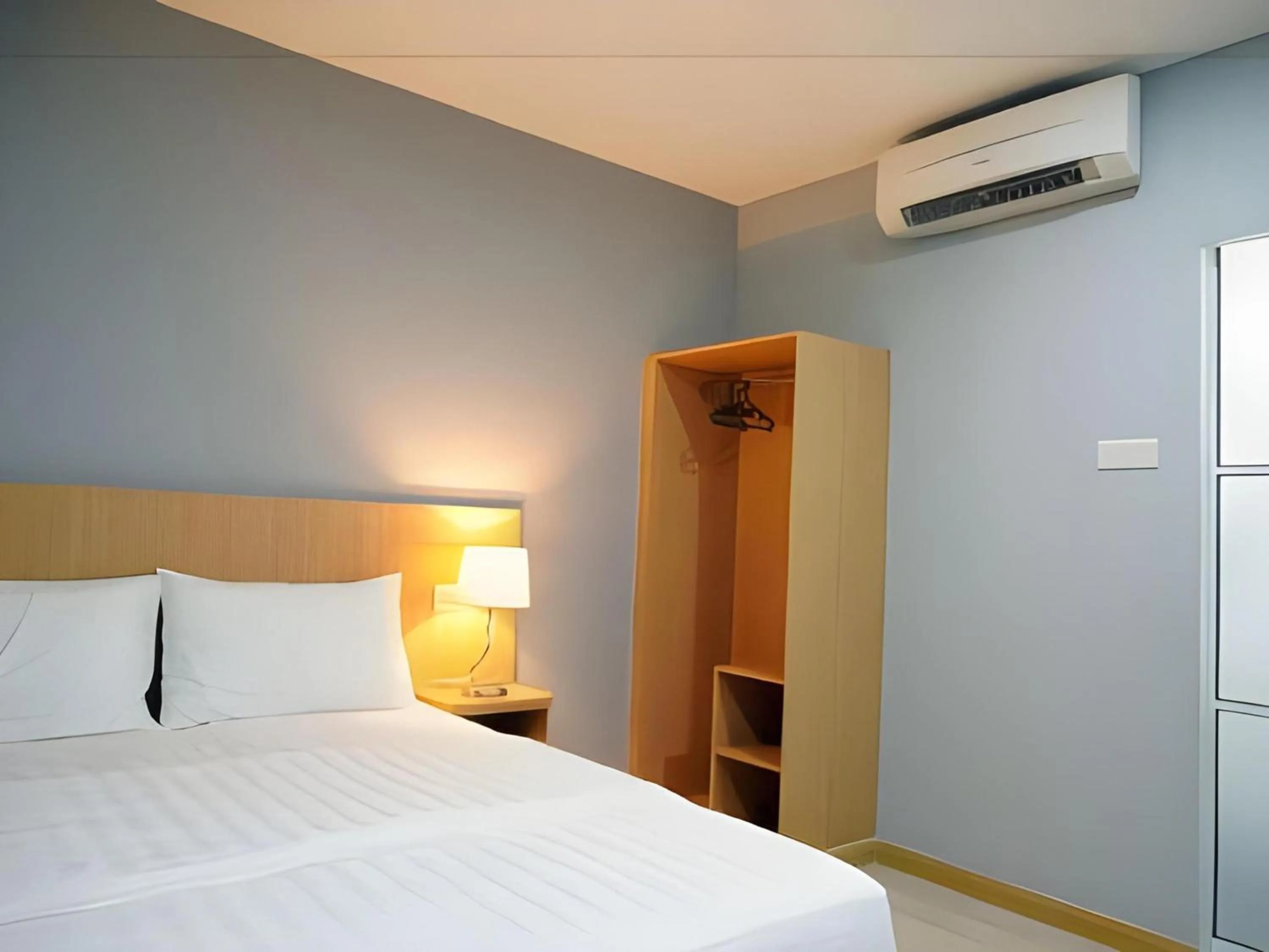 Photo of the whole room in Capital O 89344 Labuan Avenue Hotel