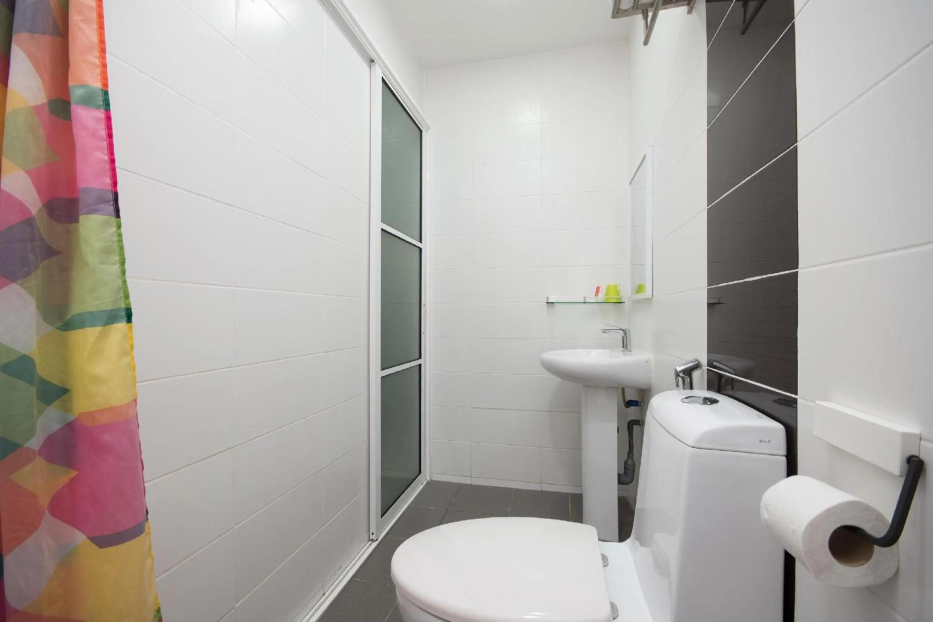 Bathroom in Capital O 89344 Labuan Avenue Hotel