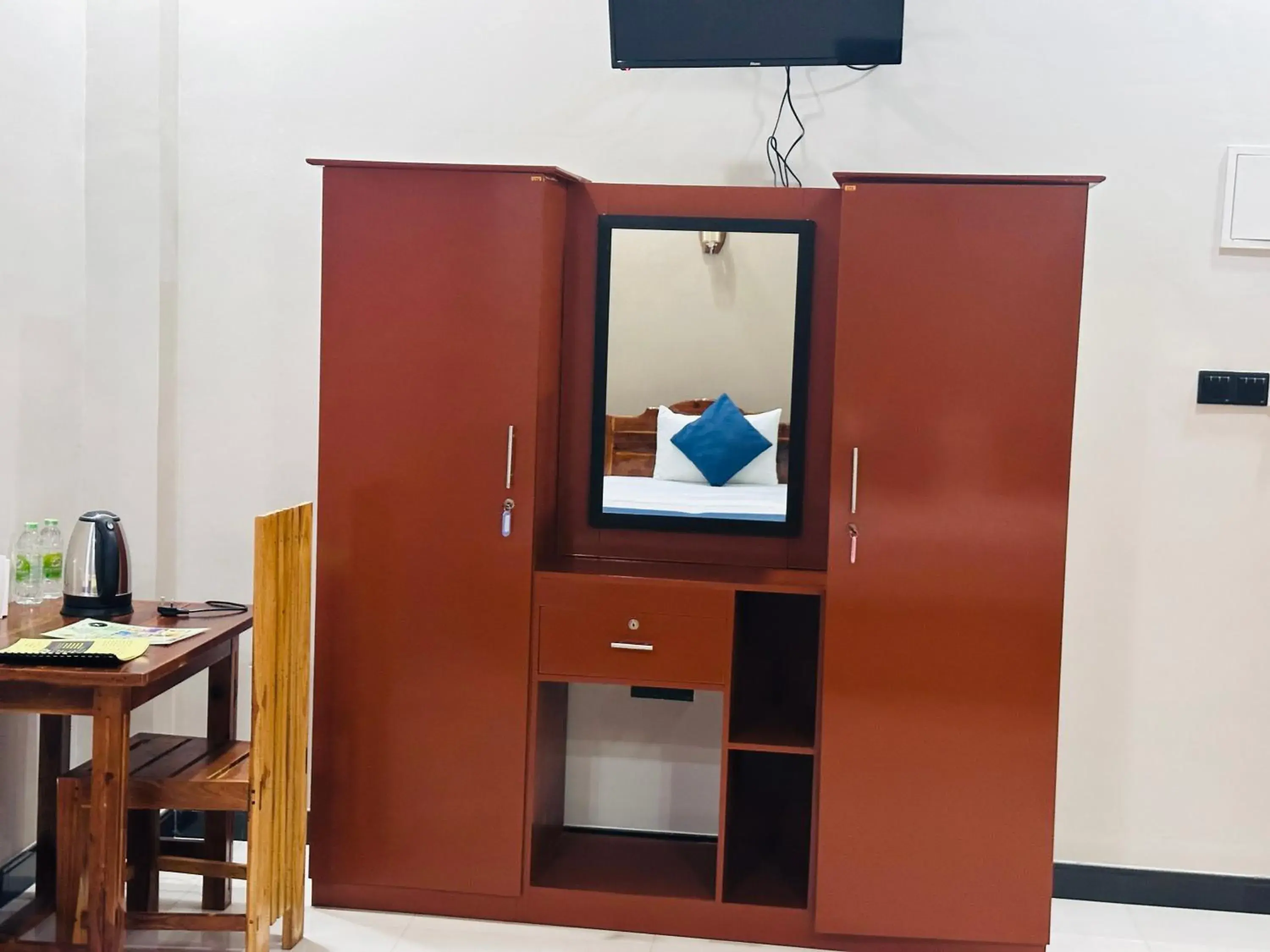 Large Twin Room in SP Tourist Hotel Jaffna Large Twin Room in SP Tourist Hotel Jaffna