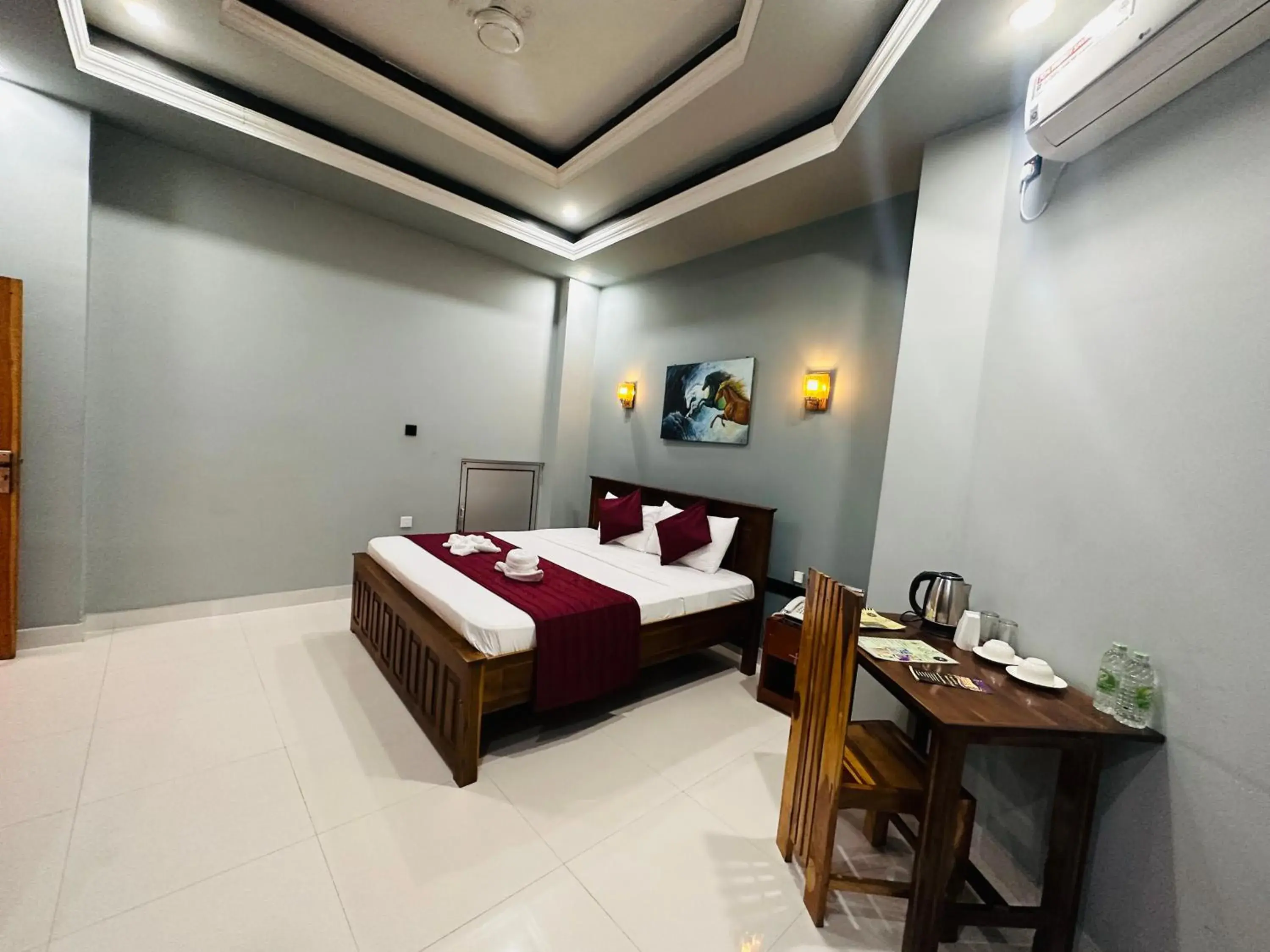 Large Single Room in SP Tourist Hotel Jaffna Large Single Room in SP Tourist Hotel Jaffna