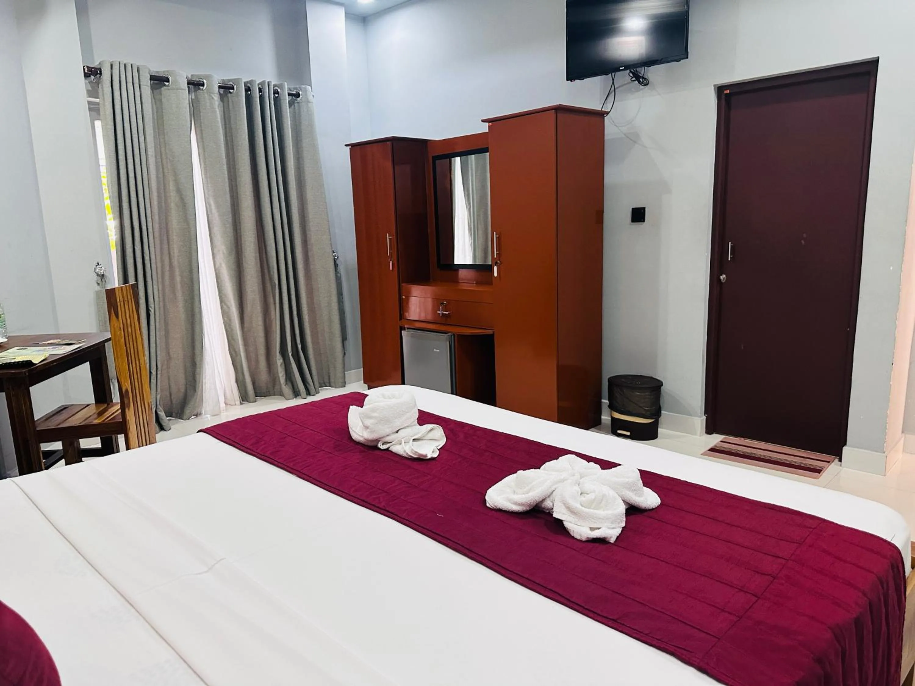 Large Single Room in SP Tourist Hotel Jaffna