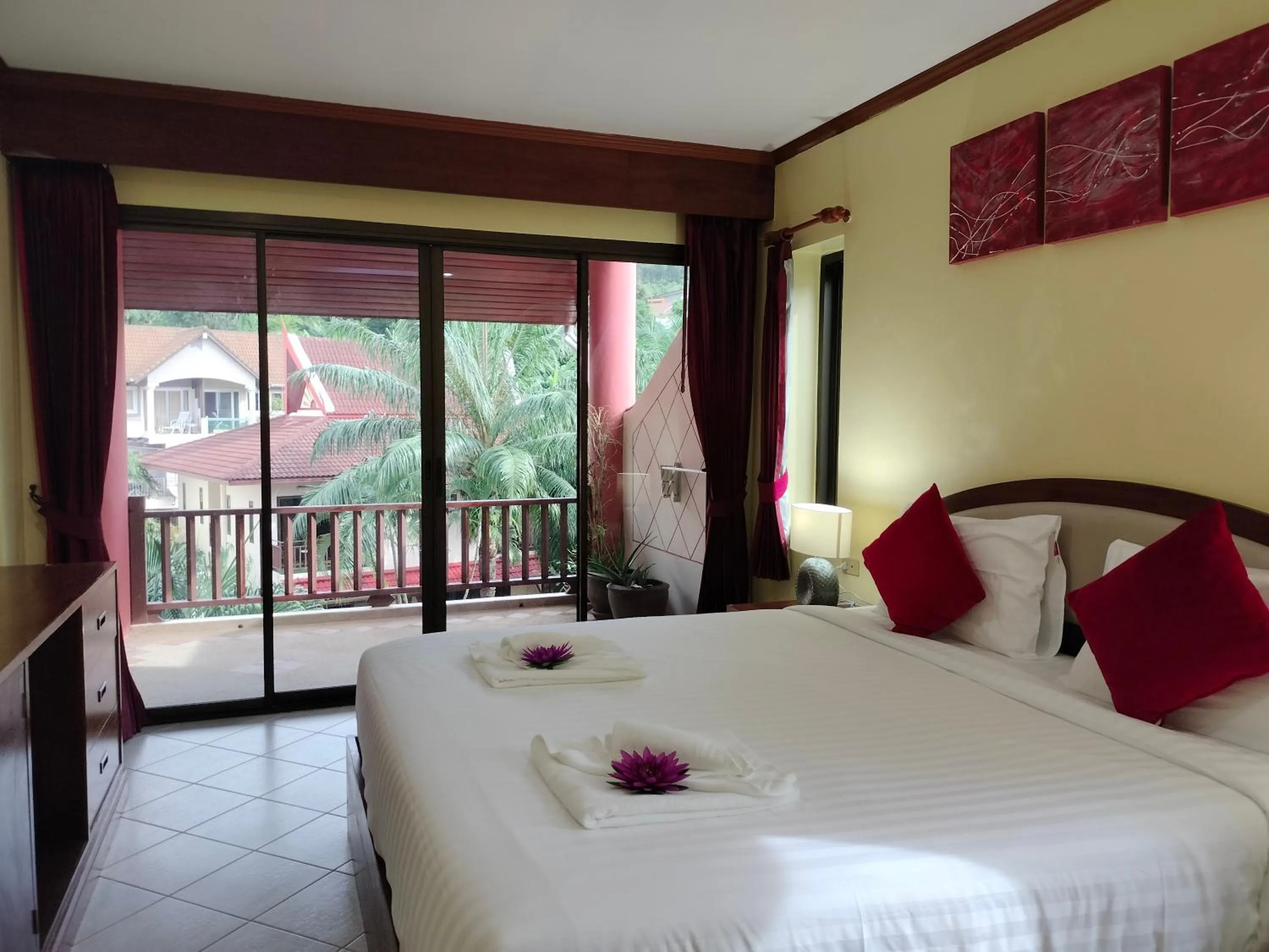 Bed in Sai Rougn apartment