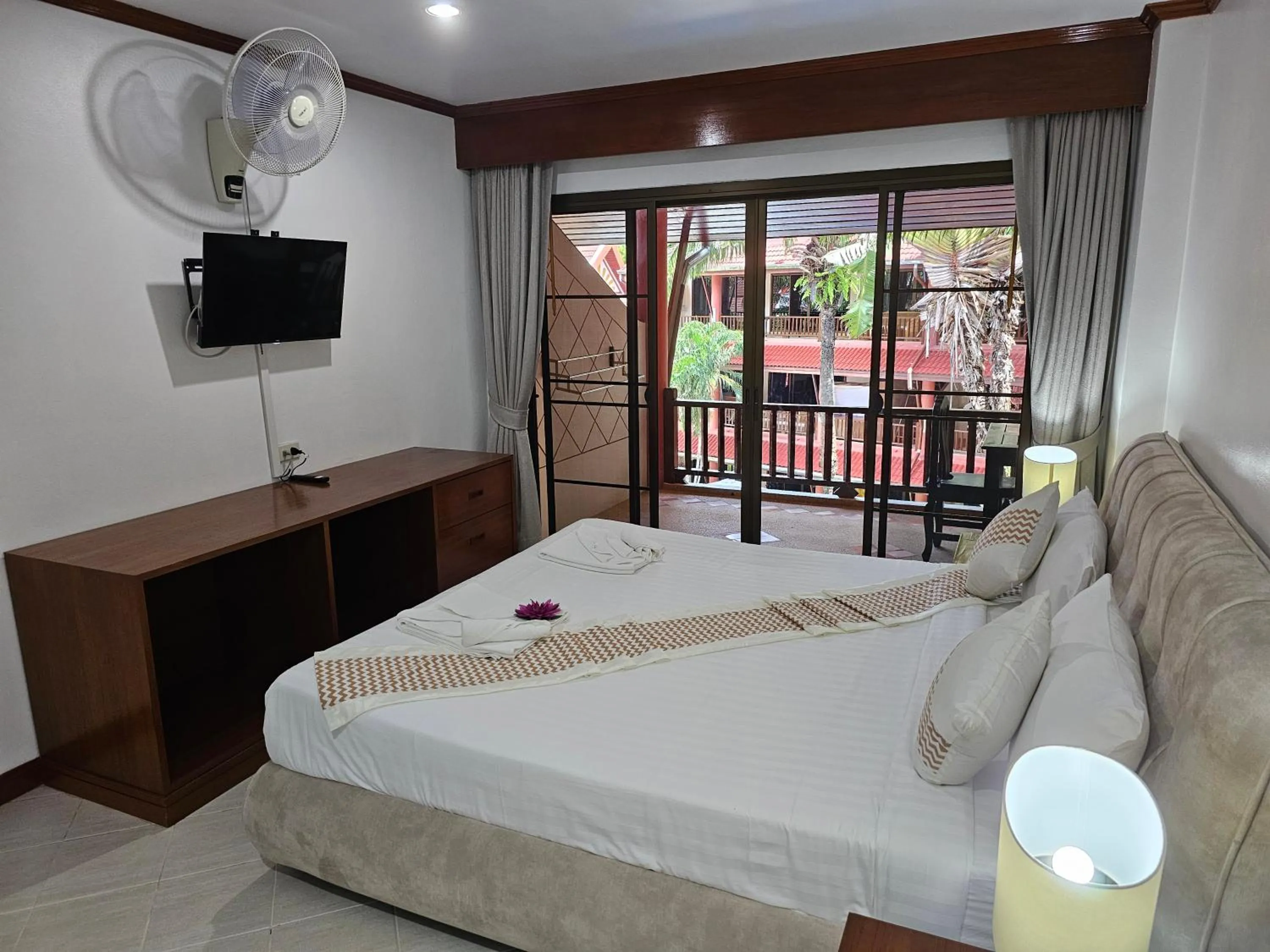 Bed in Sai Rougn apartment