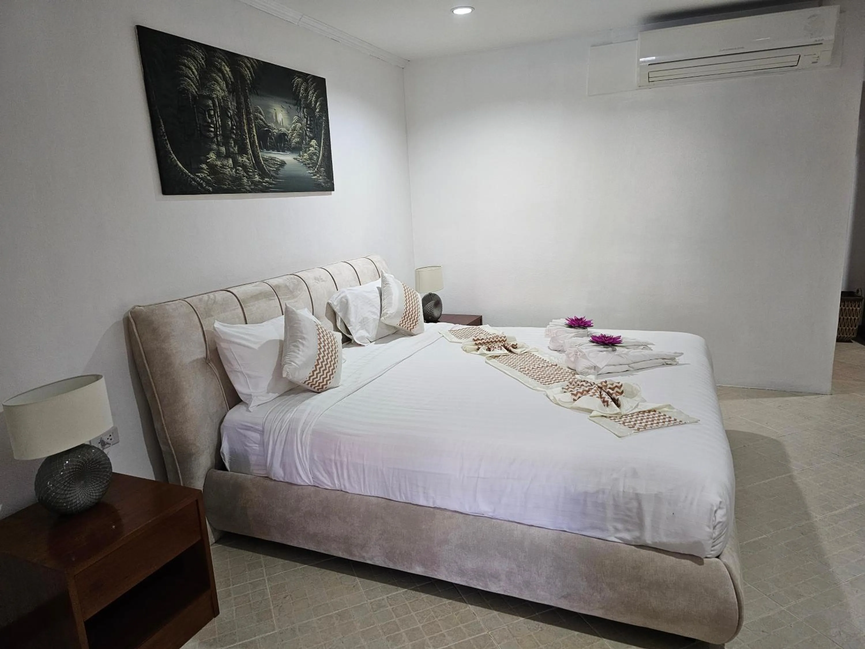 Bed in Sai Rougn apartment