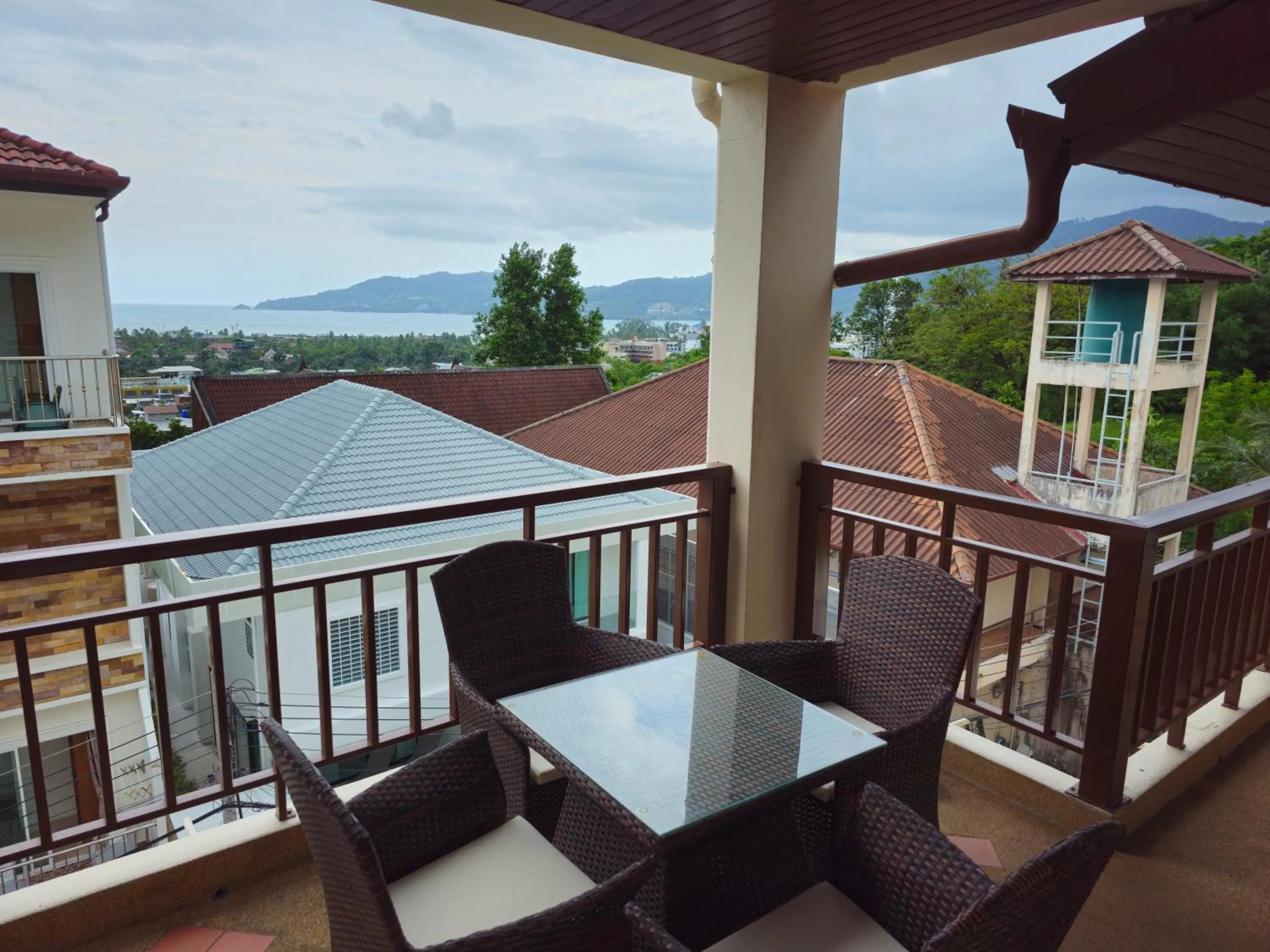 Three-Bedroom Apartment with Sea View in Sai Rougn apartment