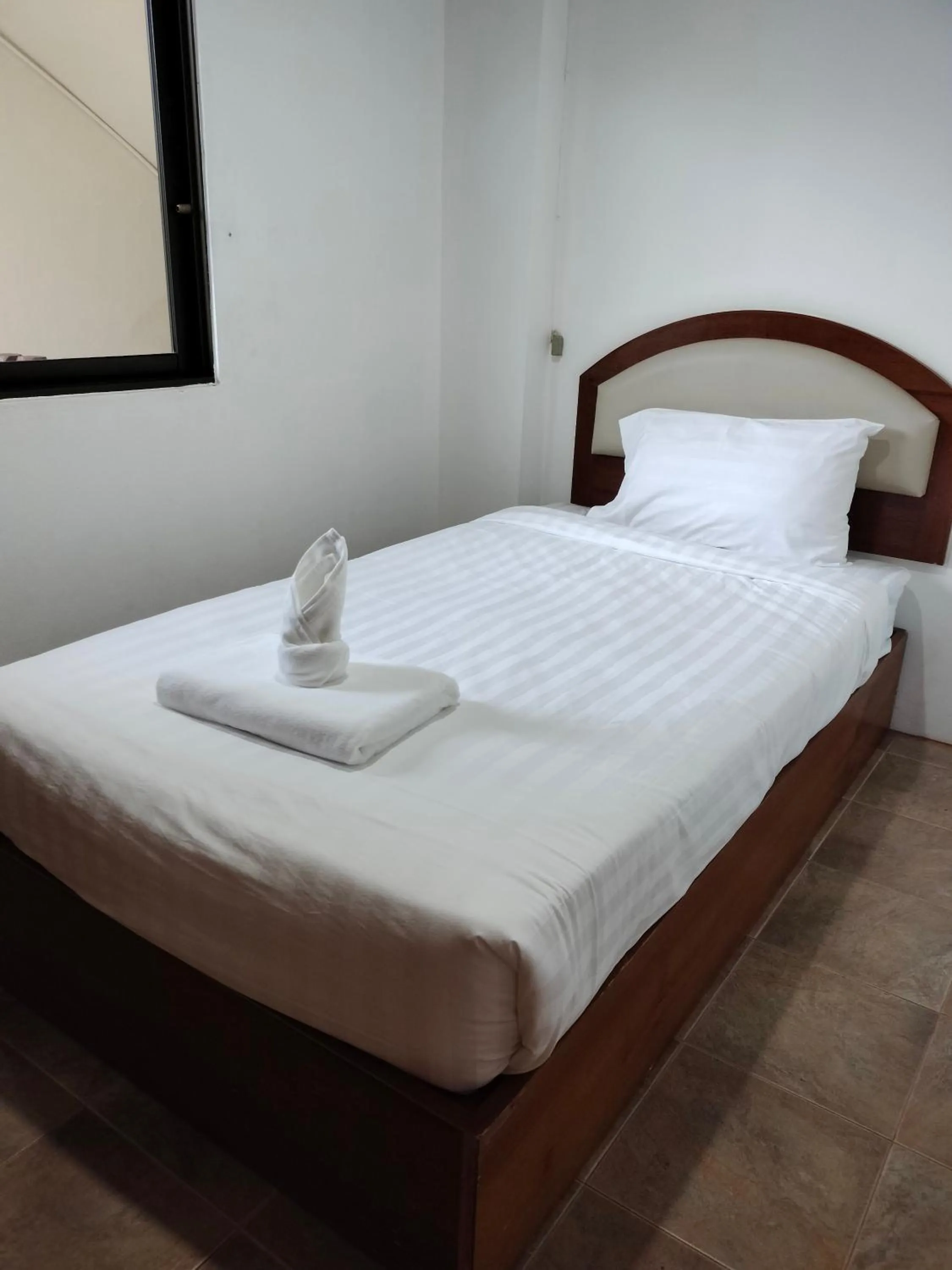 Bed in Sai Rougn apartment