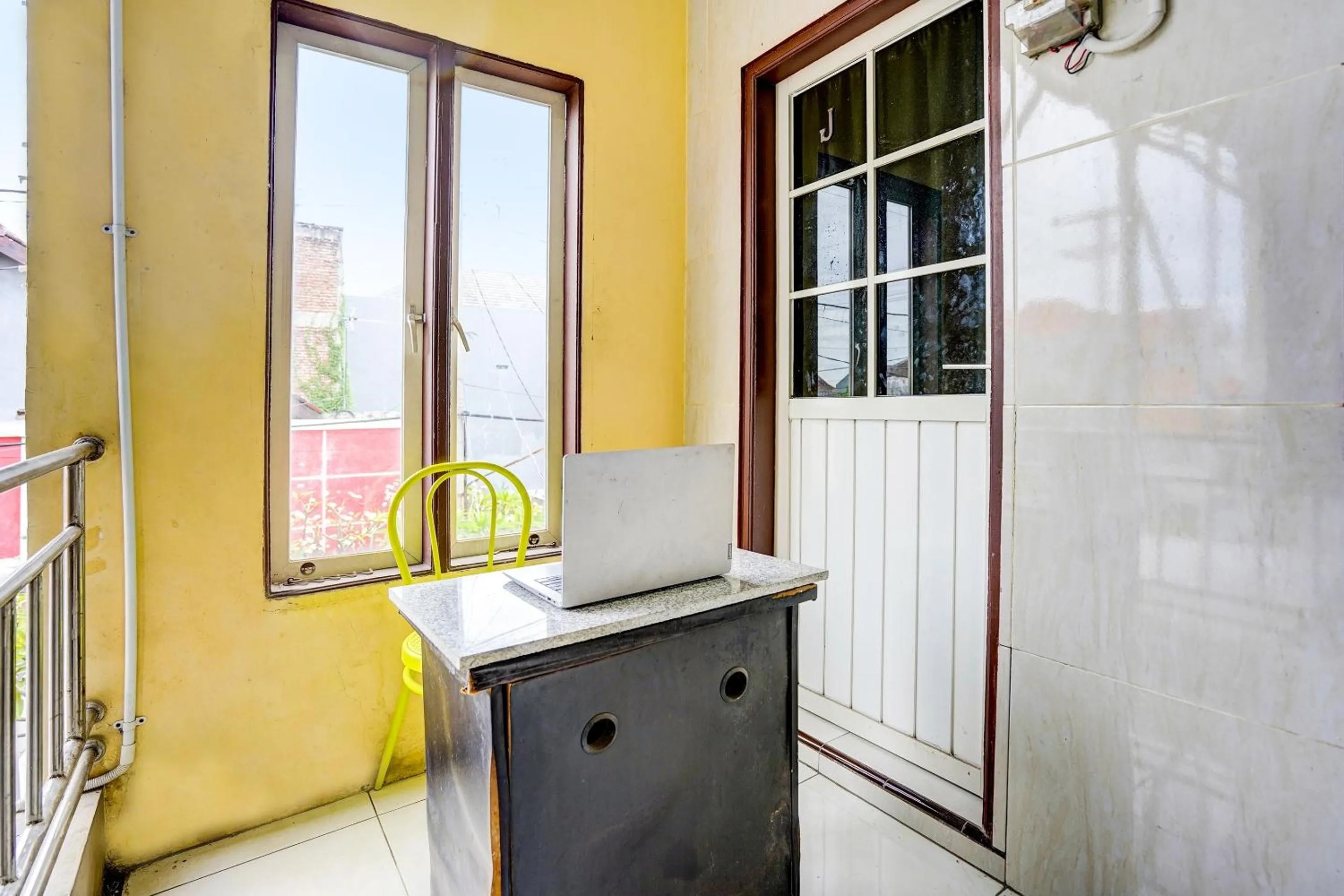 Lobby or reception in OYO 91795 Kos Jeehel Syariah