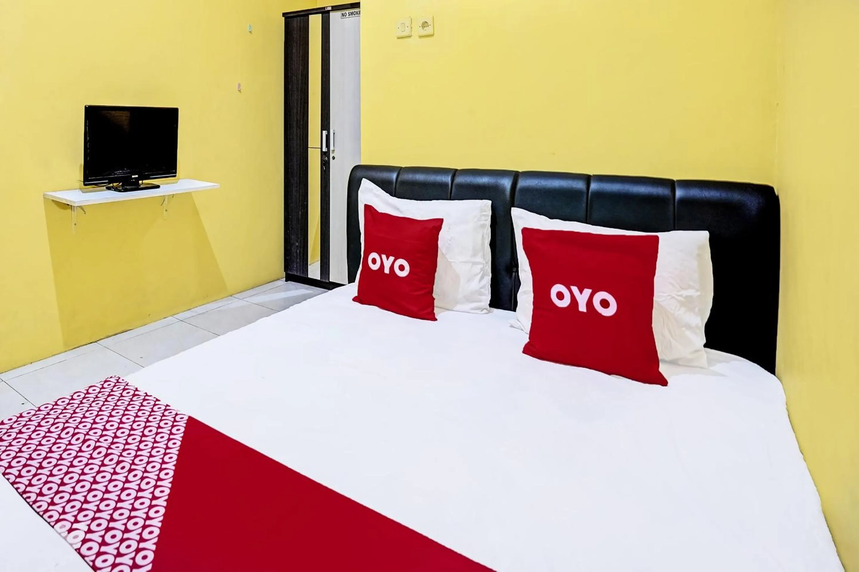 Bedroom, Bed in OYO 91795 Kos Jeehel Syariah